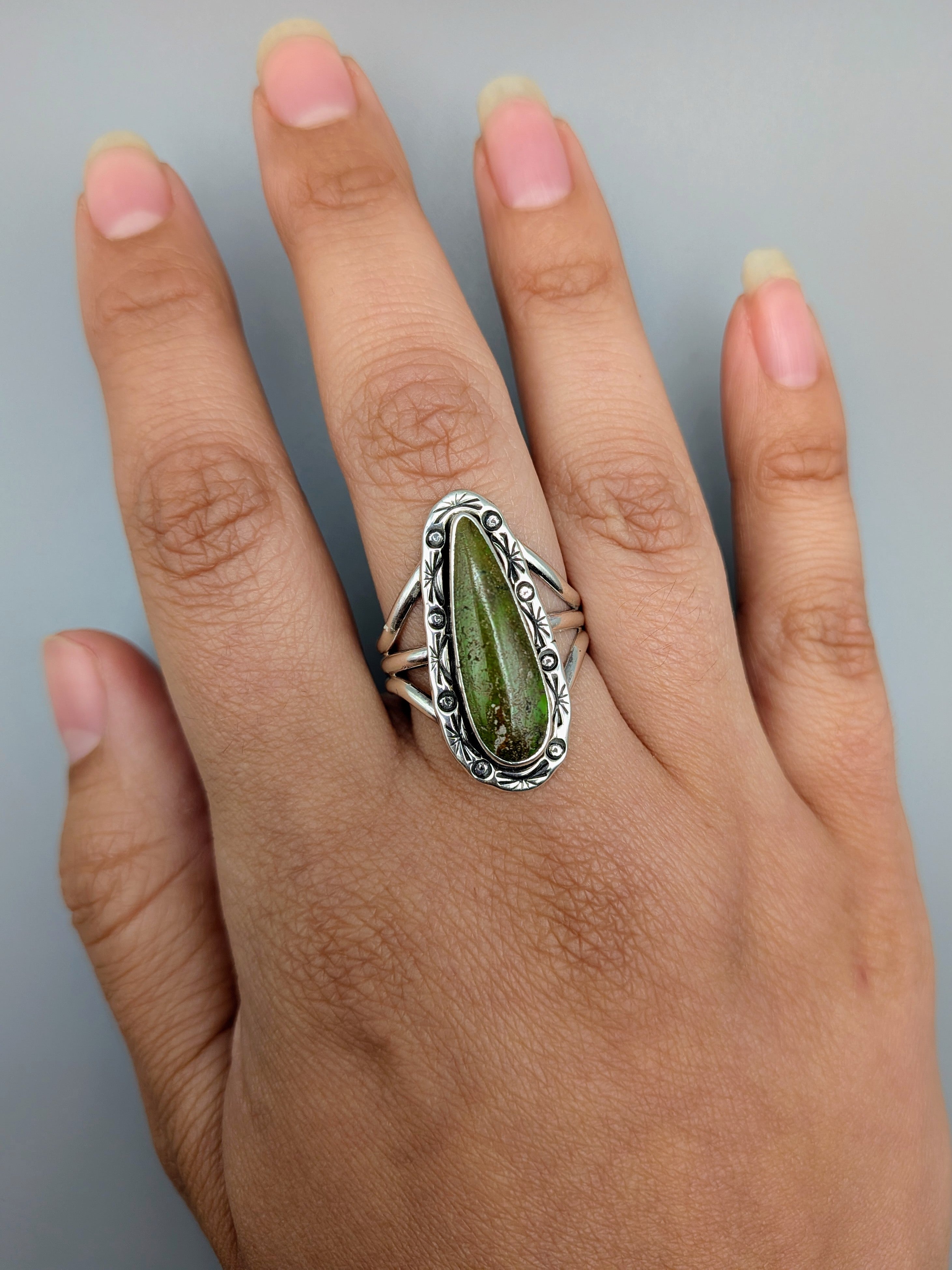 •GASPEITE - SHÁ• Navajo silver ring (size 10)