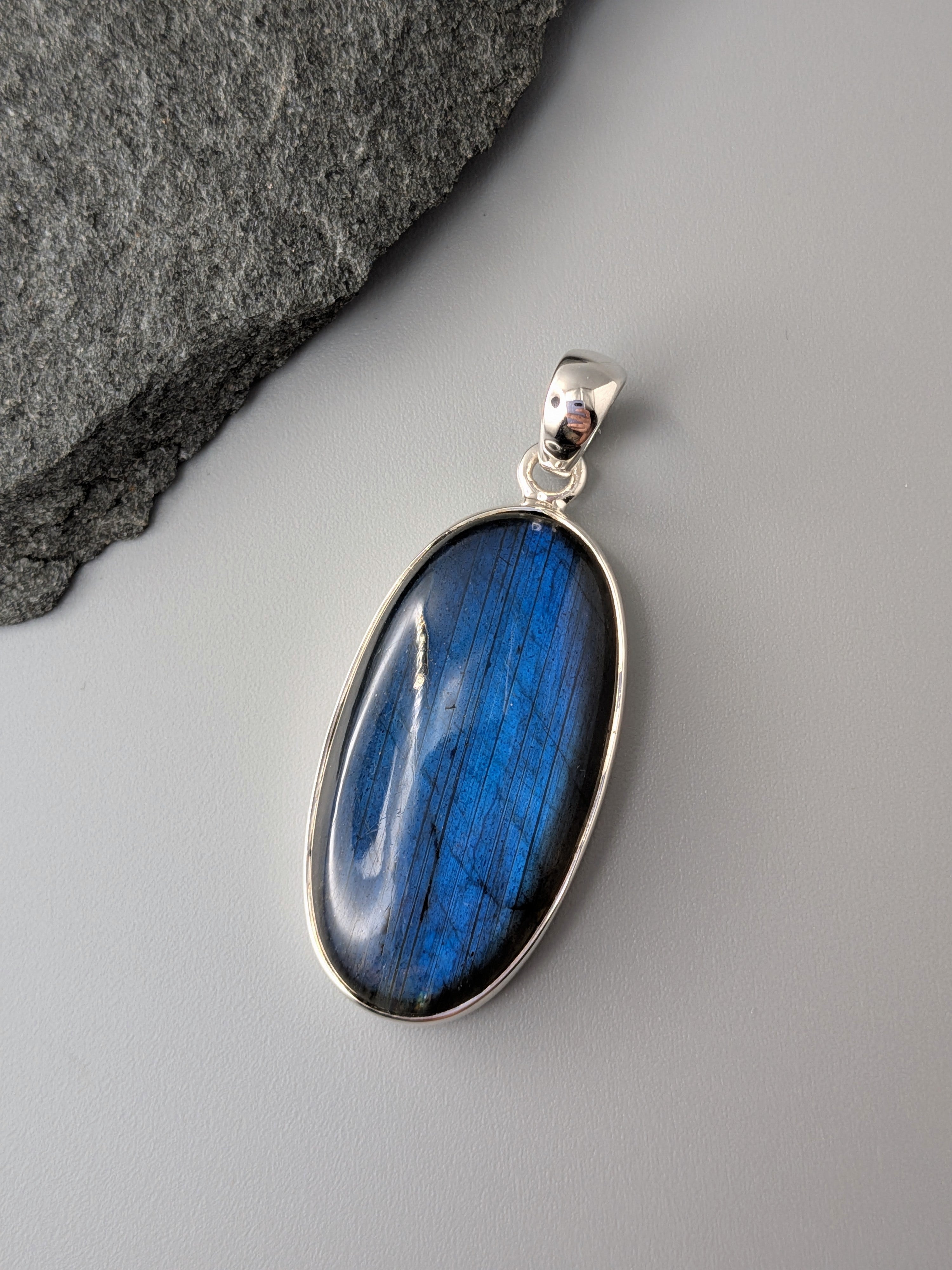•LABRADORITE OVAL - 2• sterling silver pendant