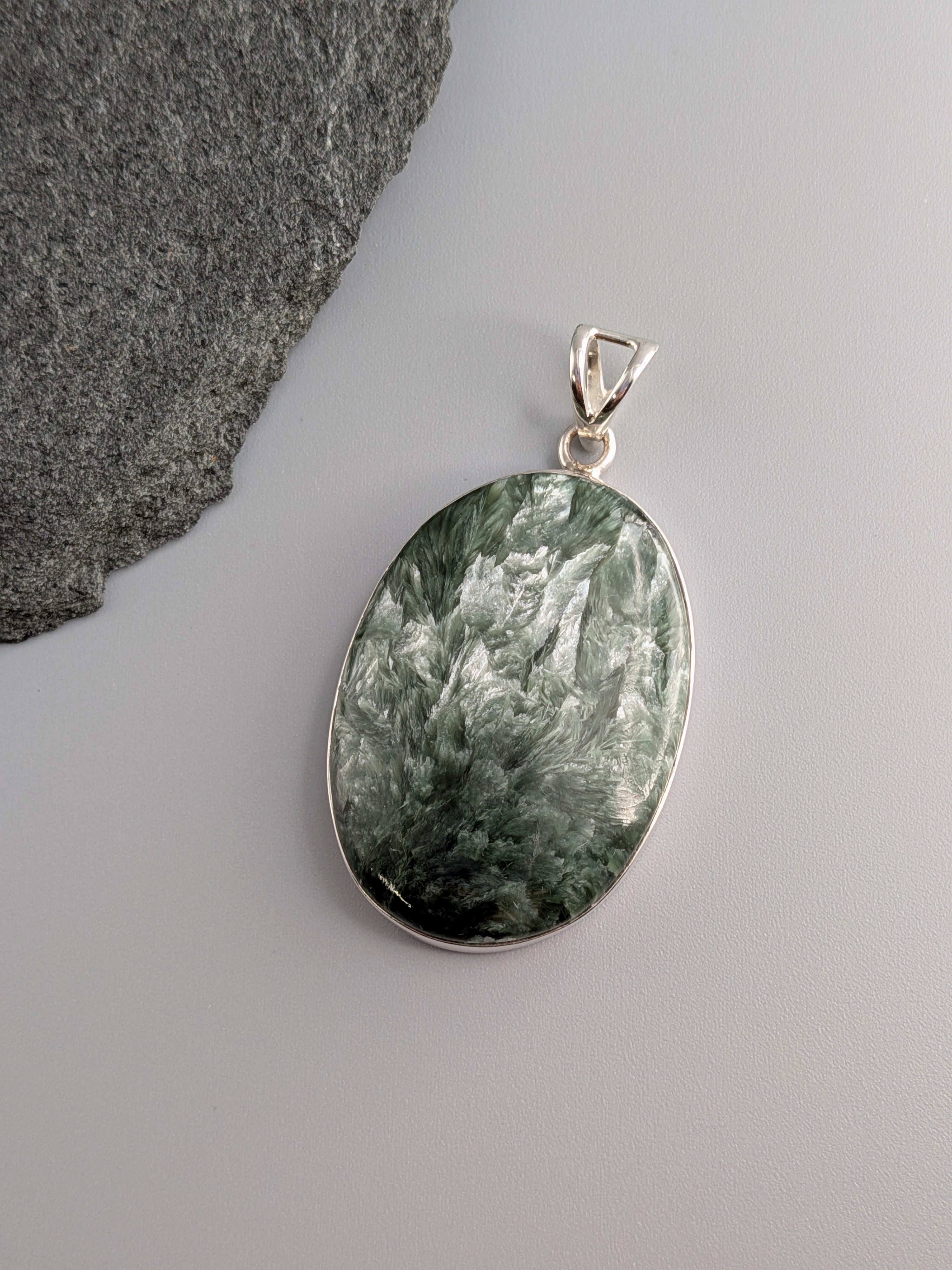 •SERAPHINITE OVAL• sterling silver pendant
