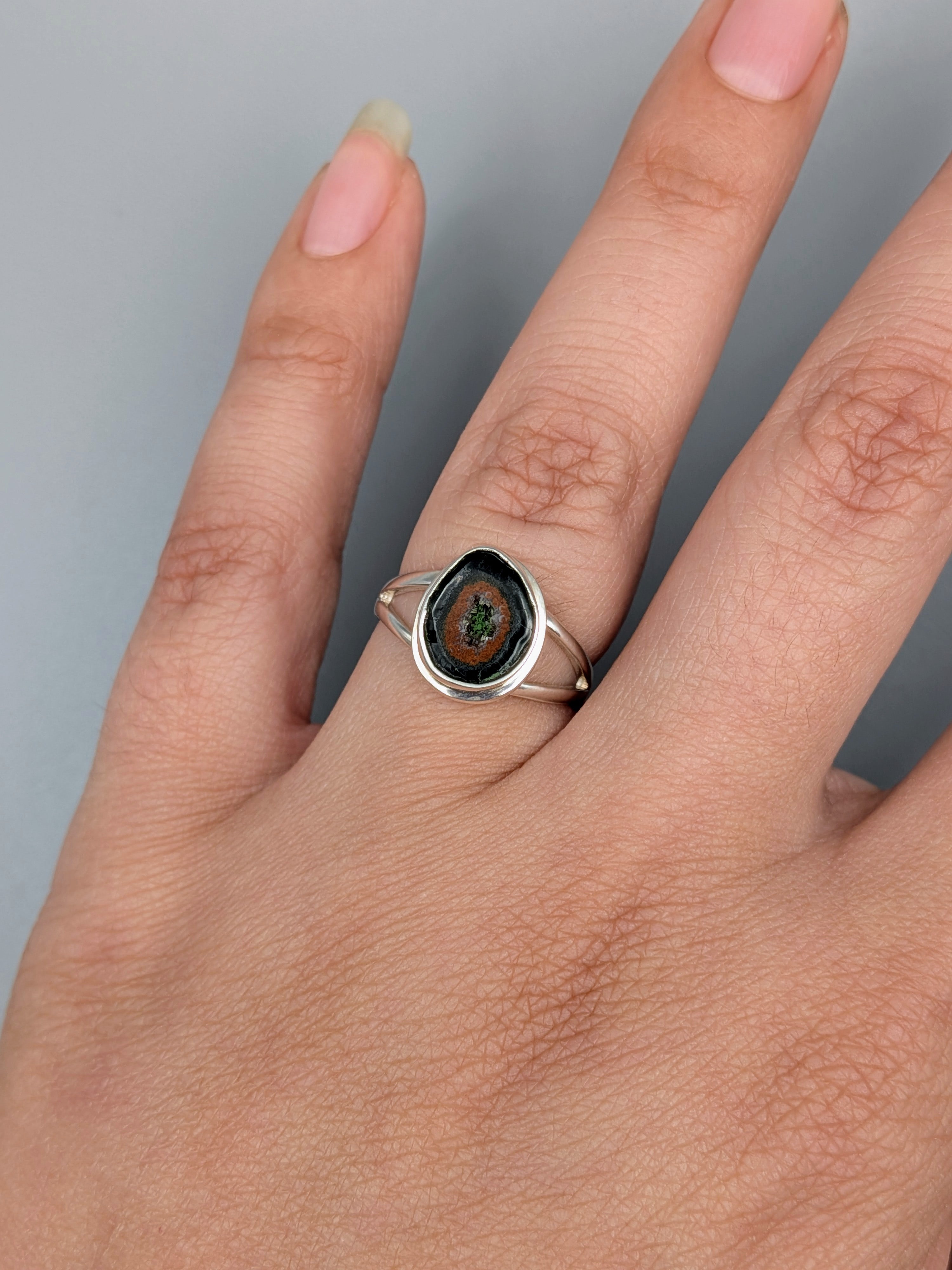 •COCONUT DRUZY - FREEFORM - 2• split band silver ring (size 6)