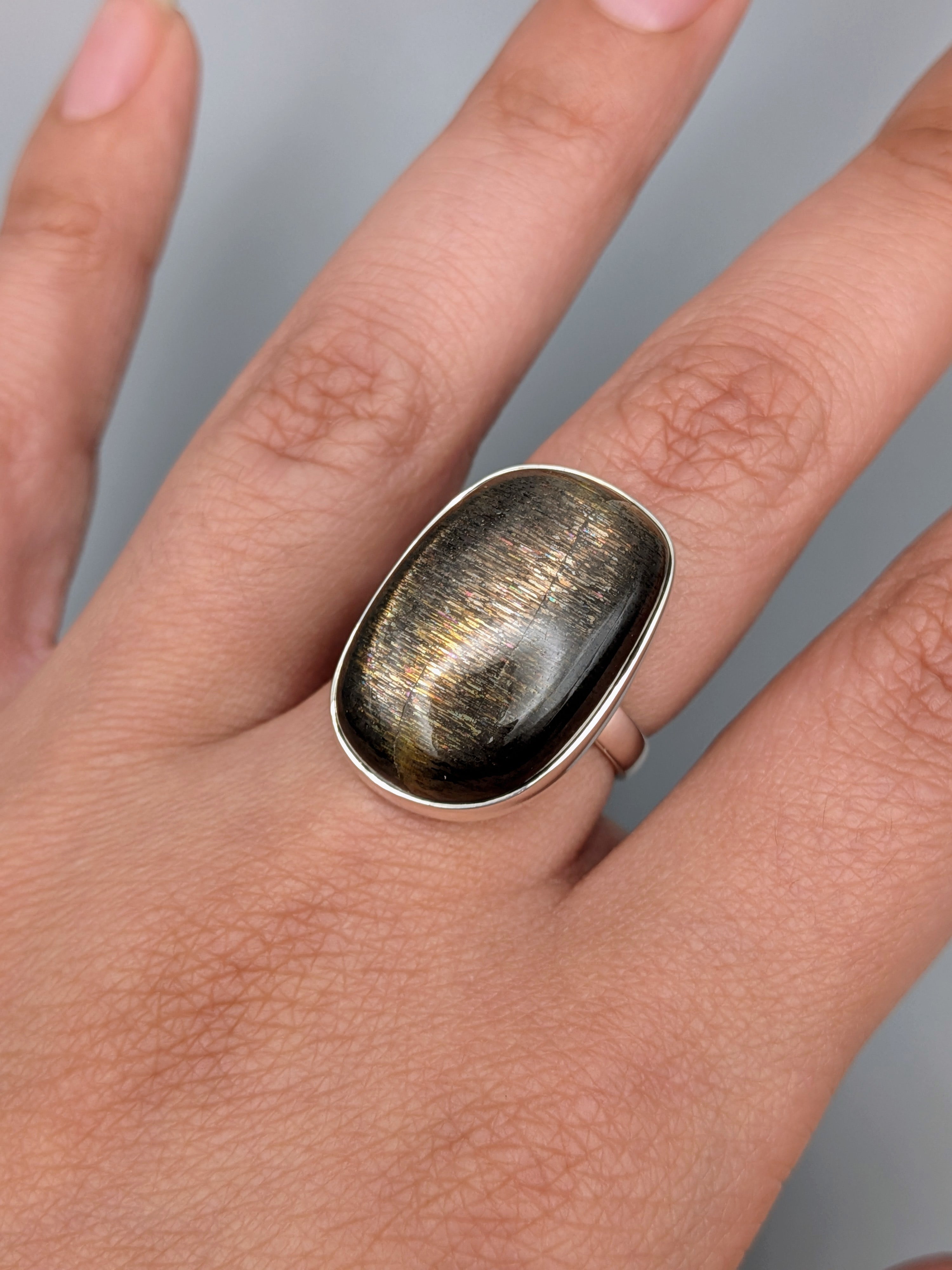 •SUN/MOONSTONE - FREEFORM• simple bezel silver ring (size 7)