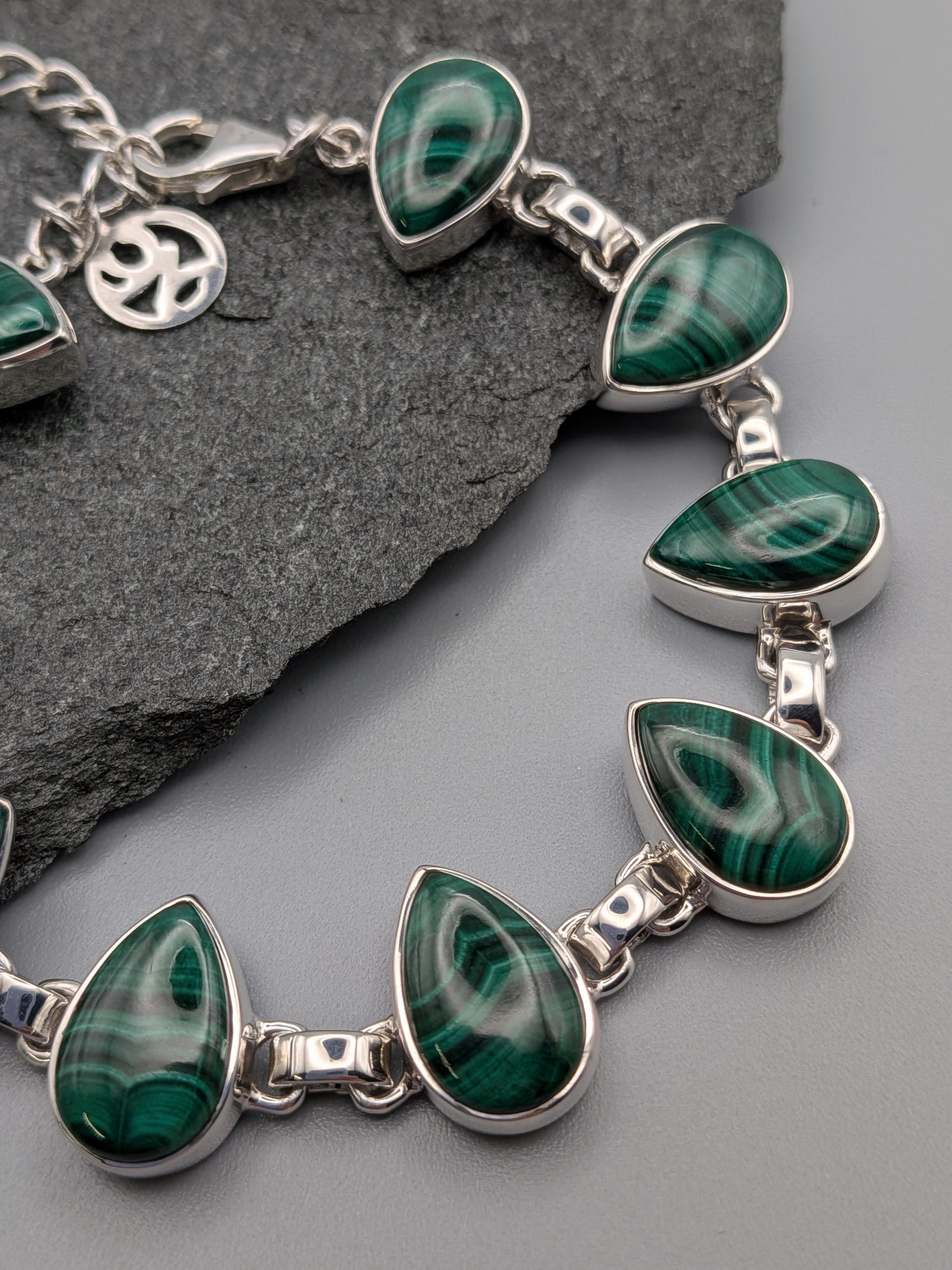 •MALACHITE TEARDROP• linked silver bracelet (6.75" - 8")