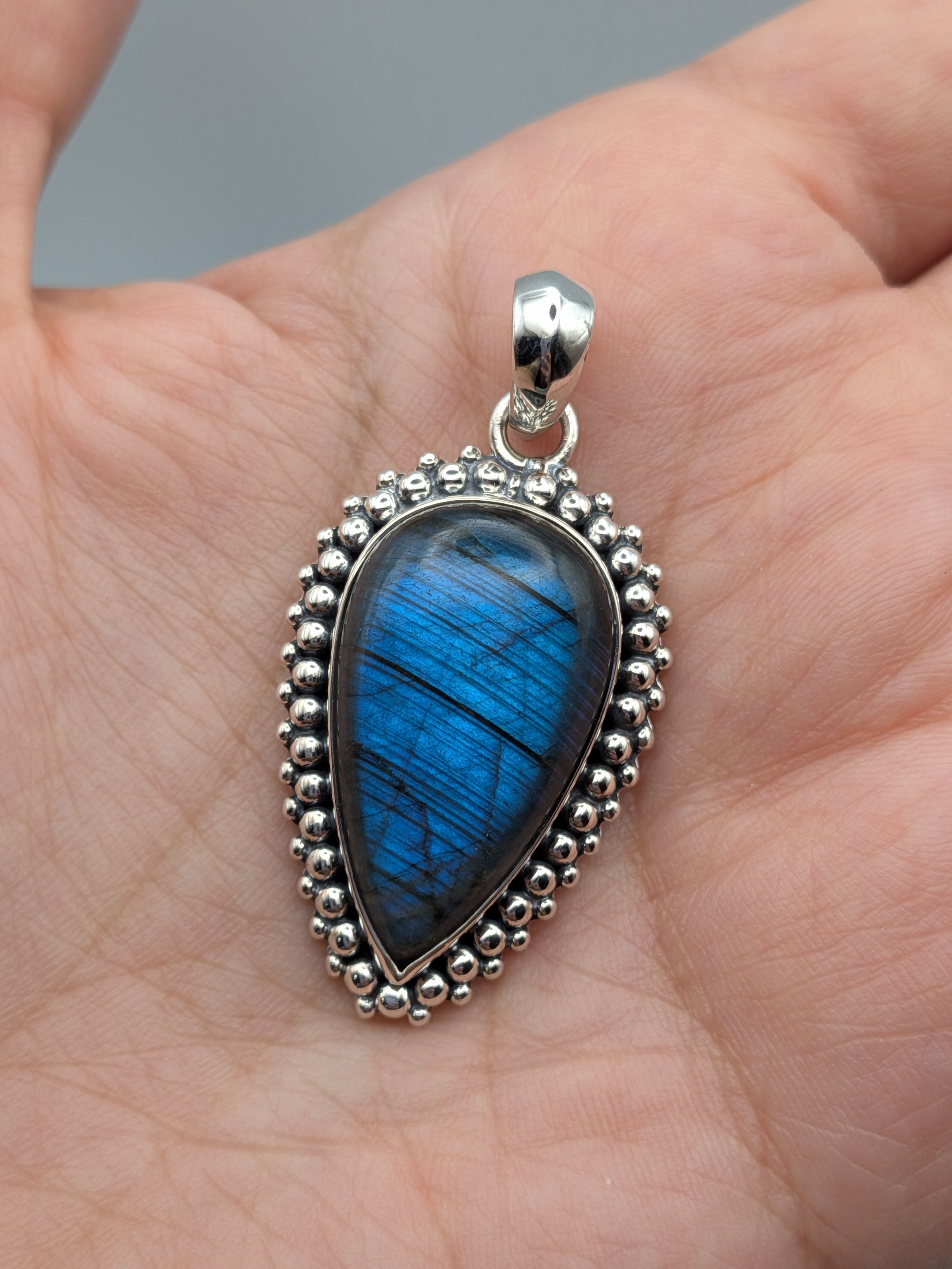 •LABRADORITE - DOTTED SPEAR TEAR• sterling silver pendant