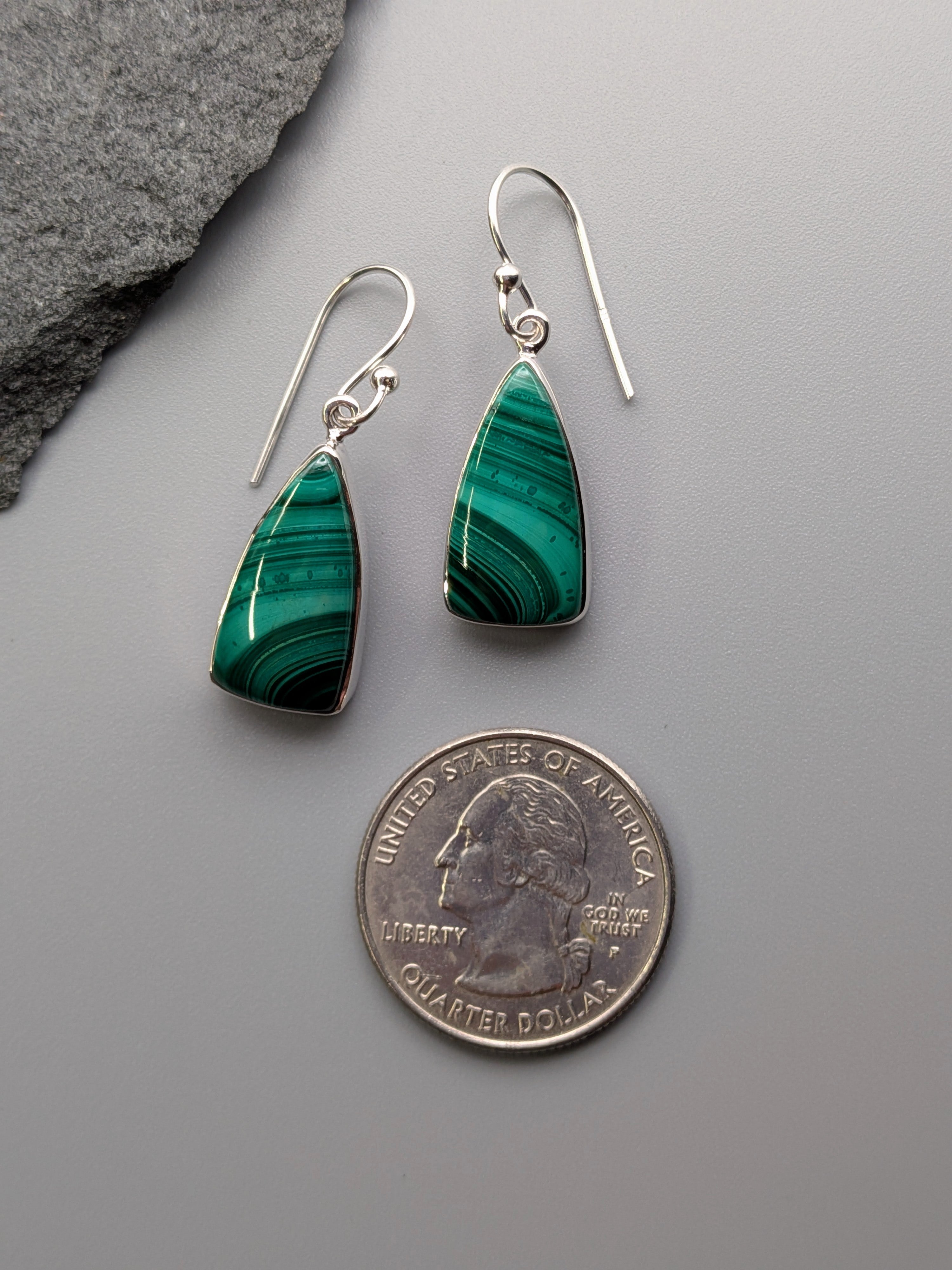 •MALACHITE - SOFT TRIANGLE• silver dangle earrings