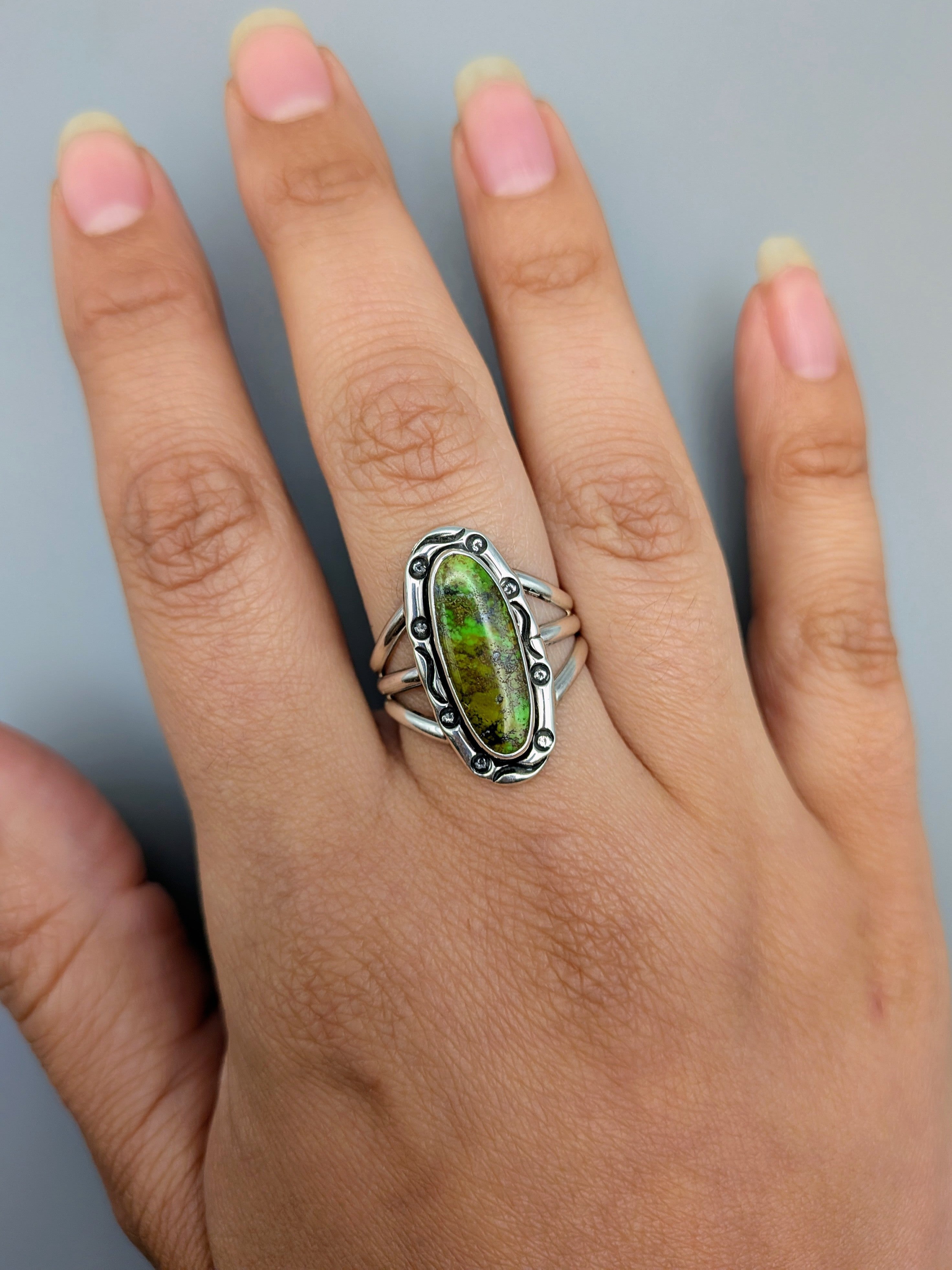 •GASPEITE - SMUDGE• Navajo silver ring (size 8.5)