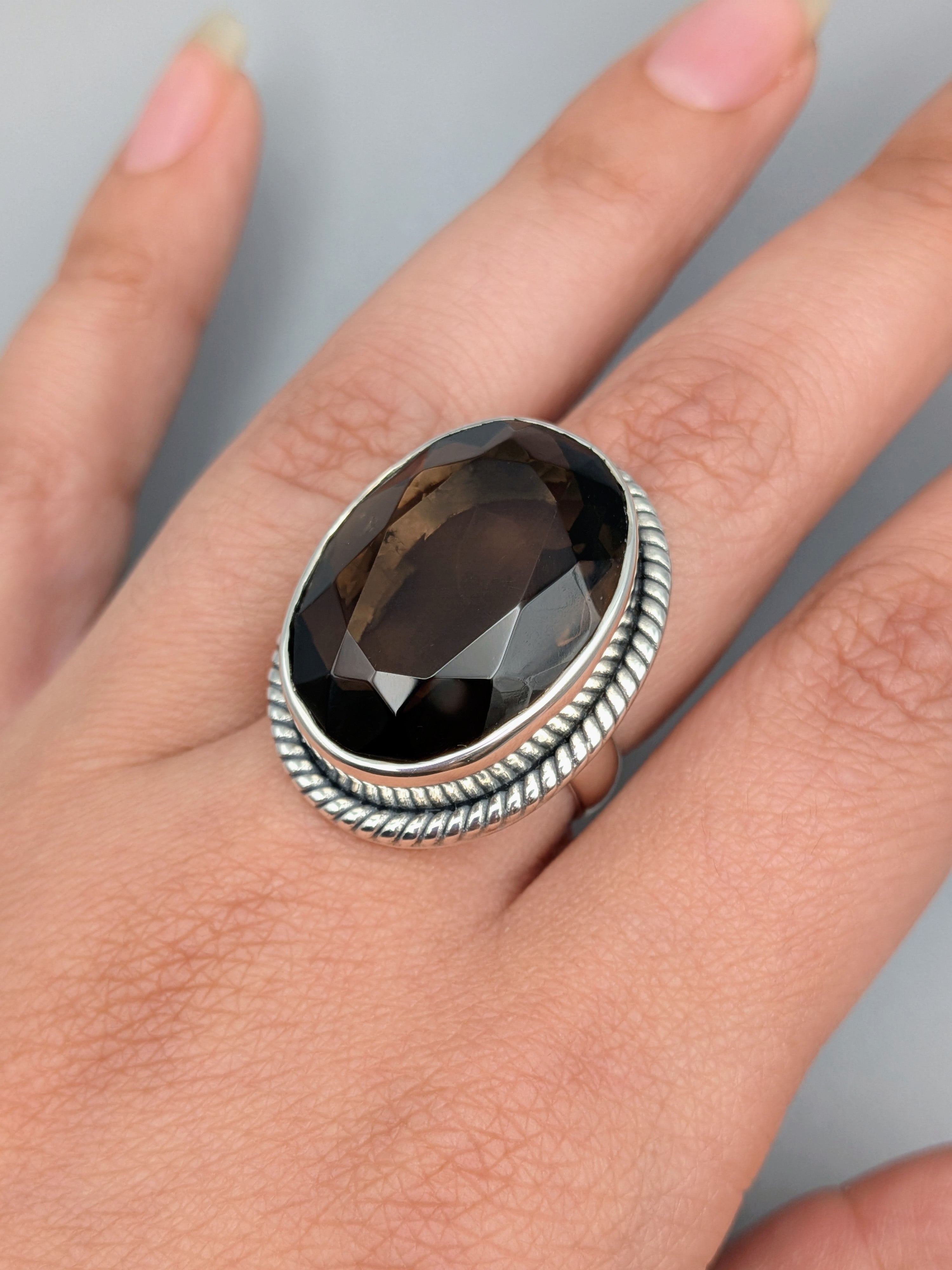 •FACETED SMOKY QUARTZ - OVAL• roped bezel silver ring (size 7.75)