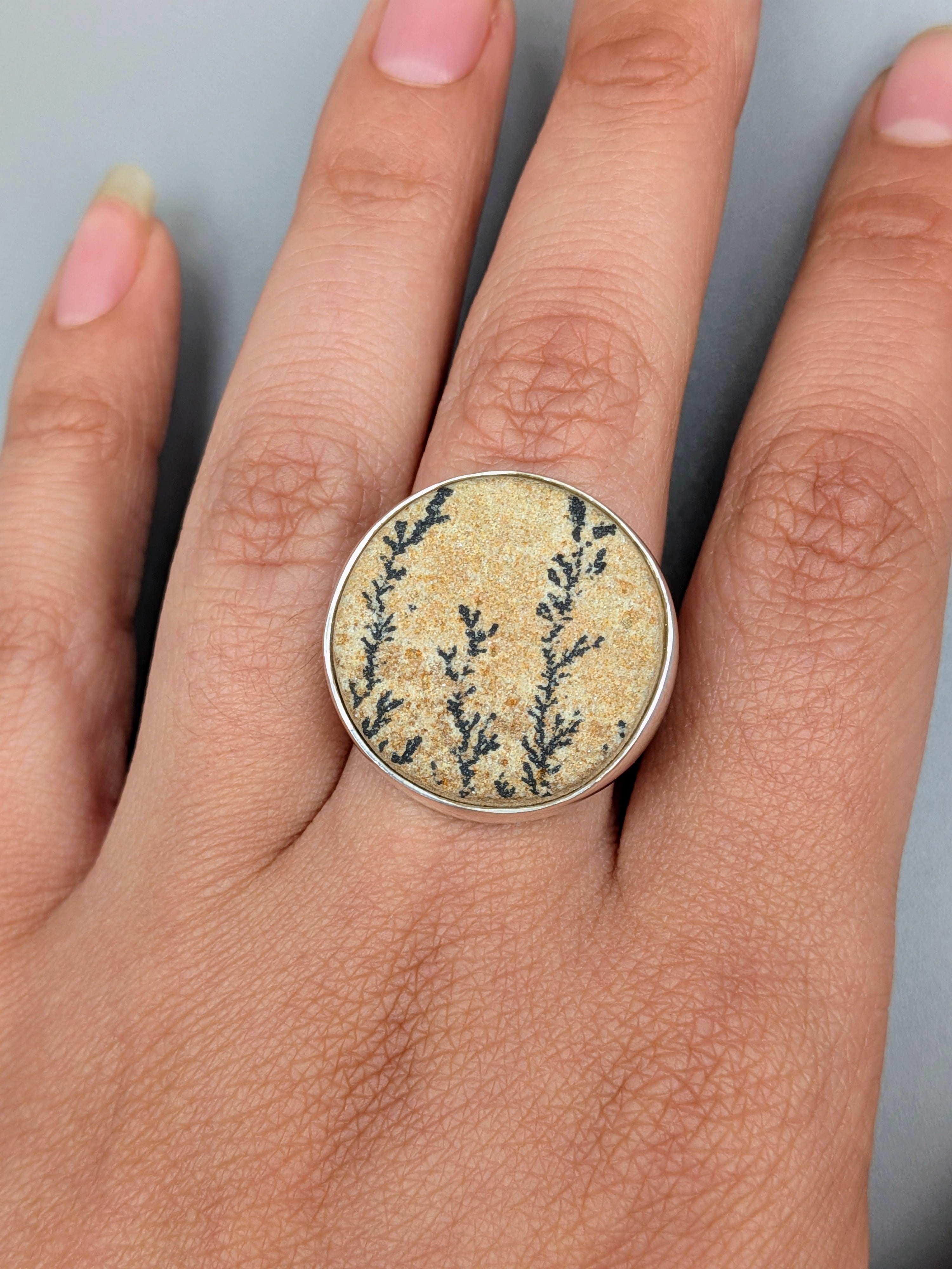 •DENDRITIC SANDSTONE - ROUND• simple bezel silver ring (size 6.75)