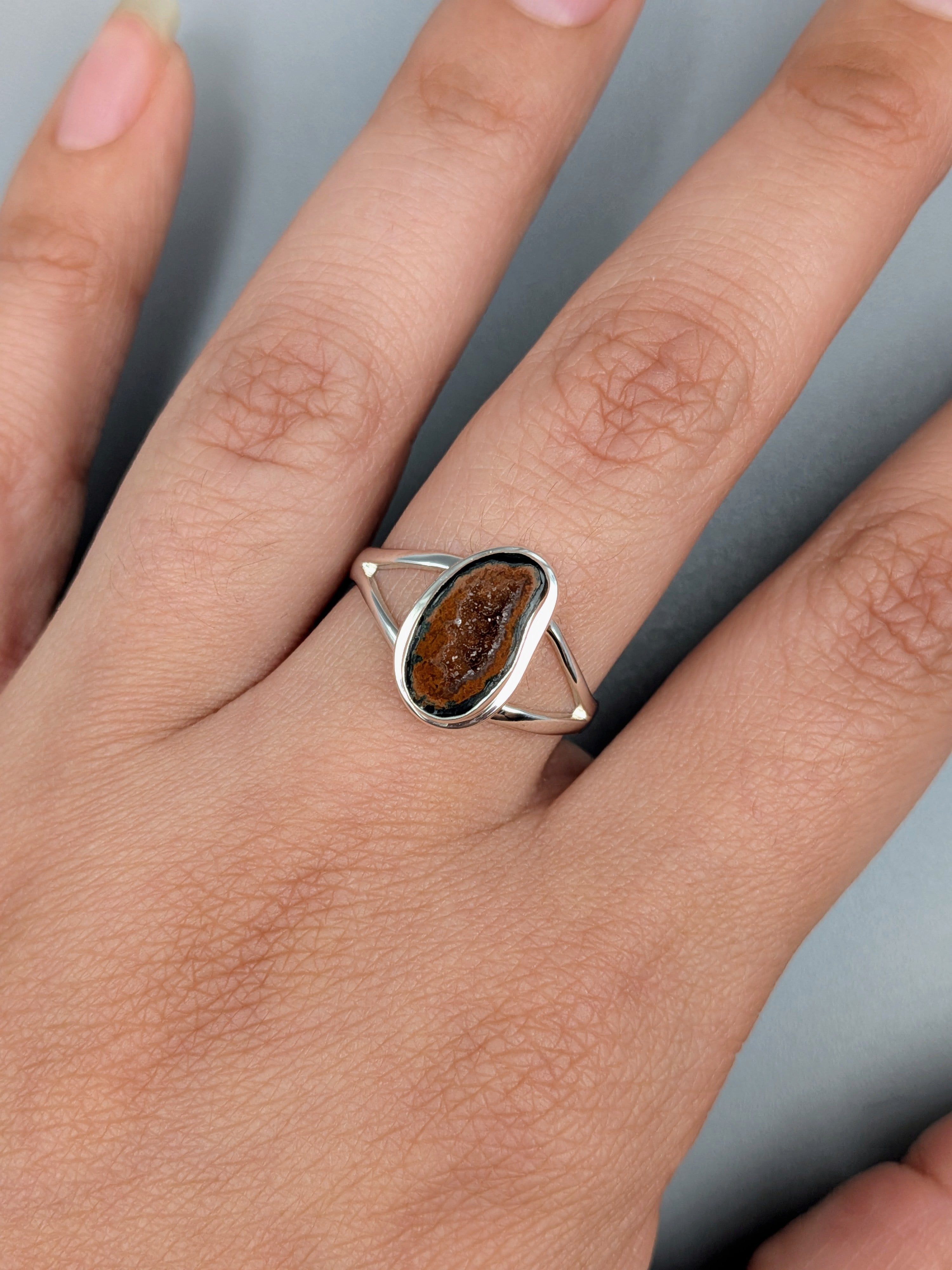 •COCONUT DRUZY - FREEFORM• split band silver ring (size 9)