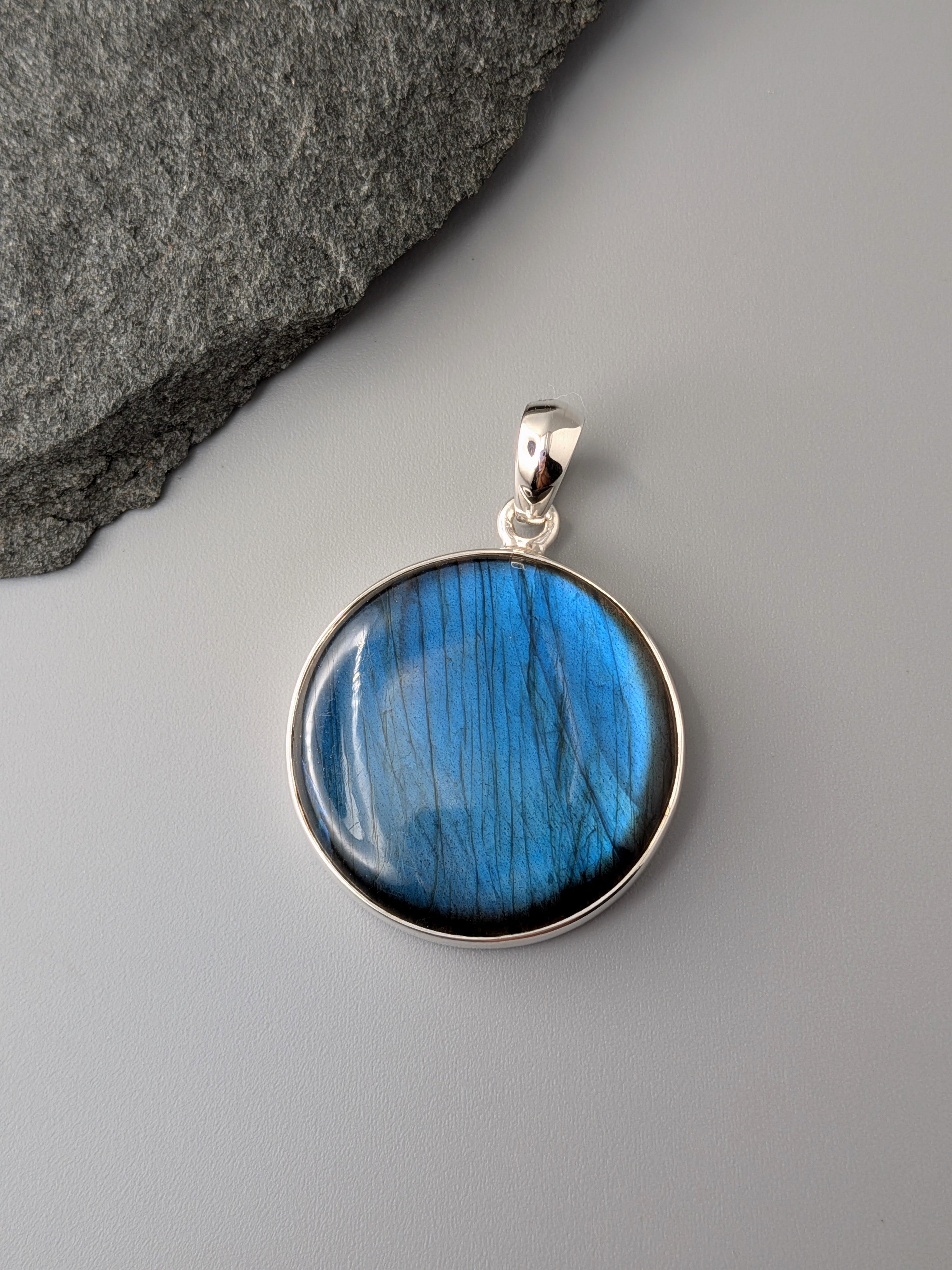 •LABRADORITE CIRCLE• sterling silver pendant