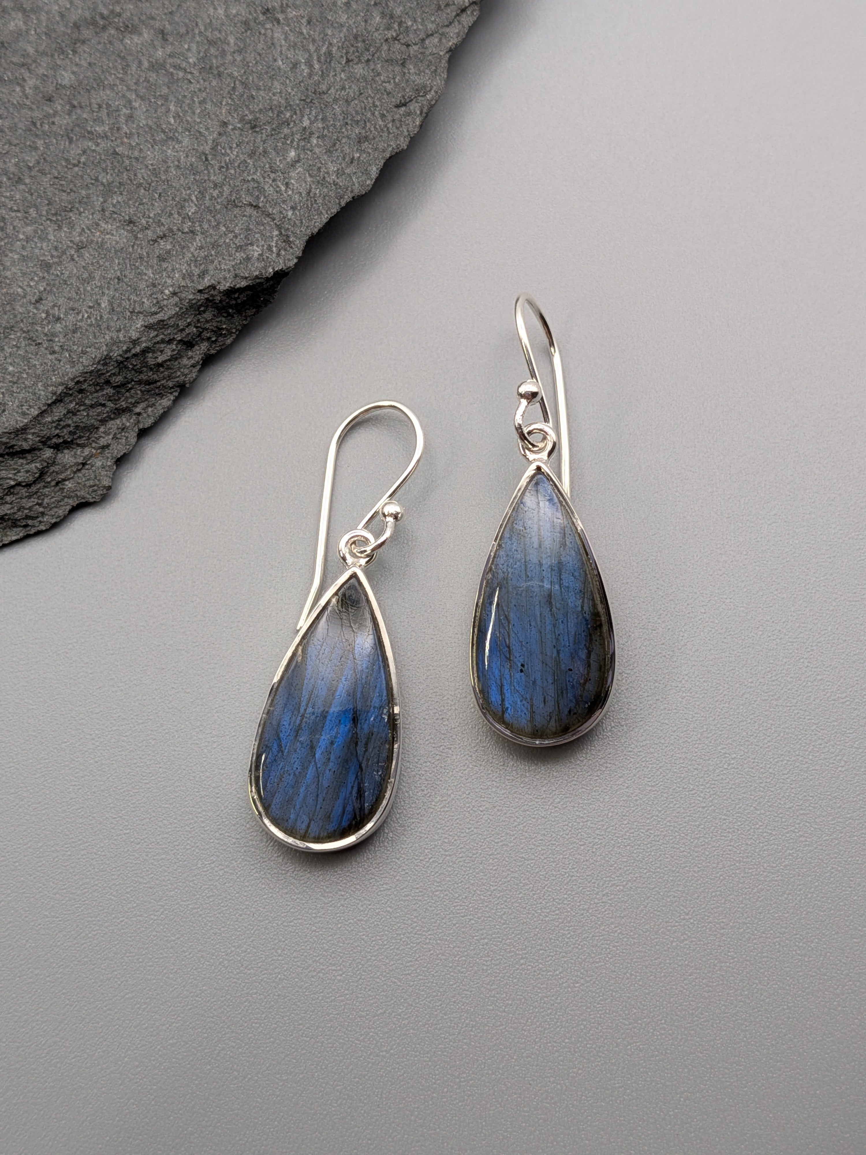 •LABRADORITE TEARDROP• silver dangle earrings