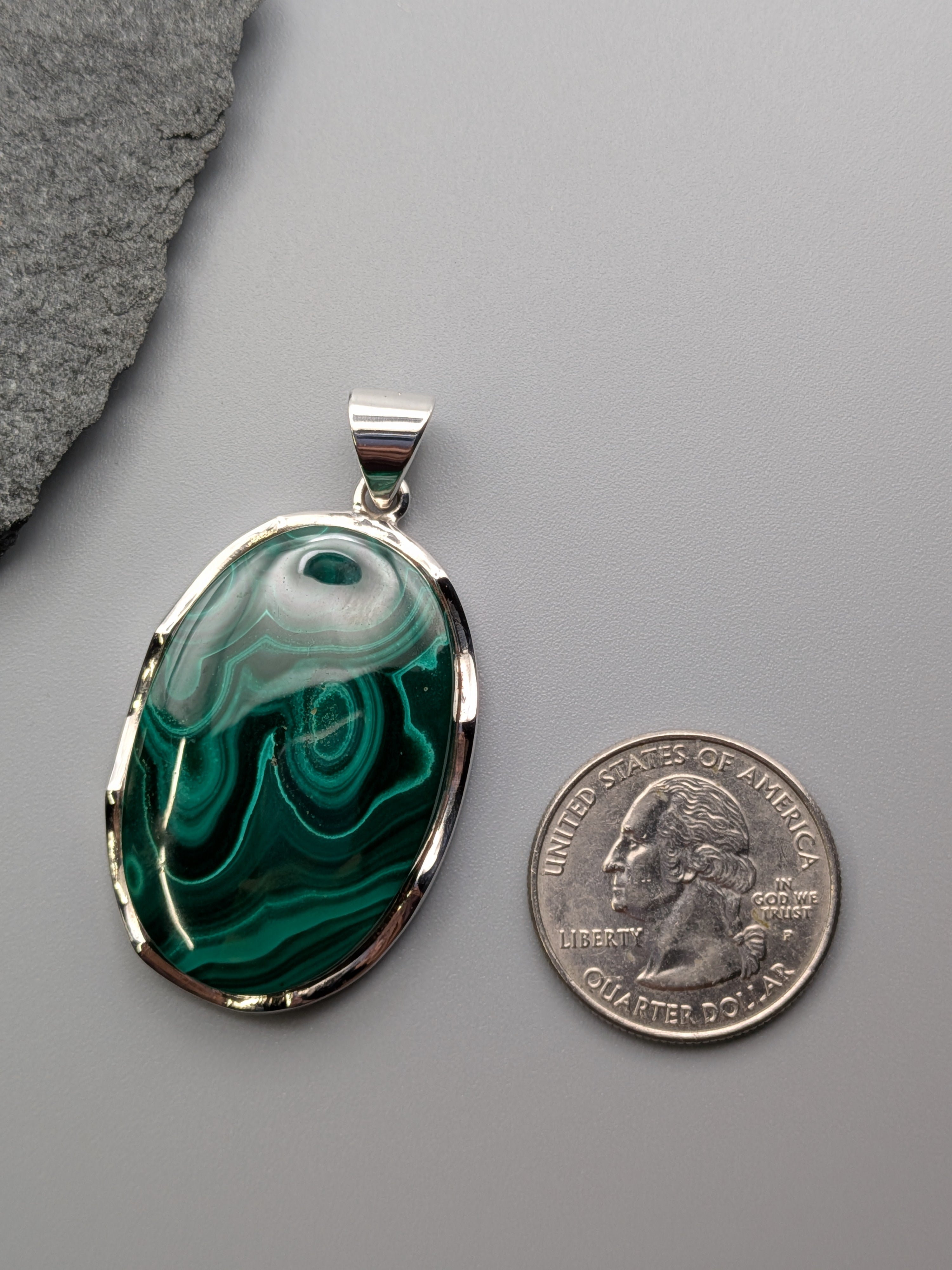 •MALACHITE - SMALL OVAL - SCALLOPED 2• sterling silver pendant
