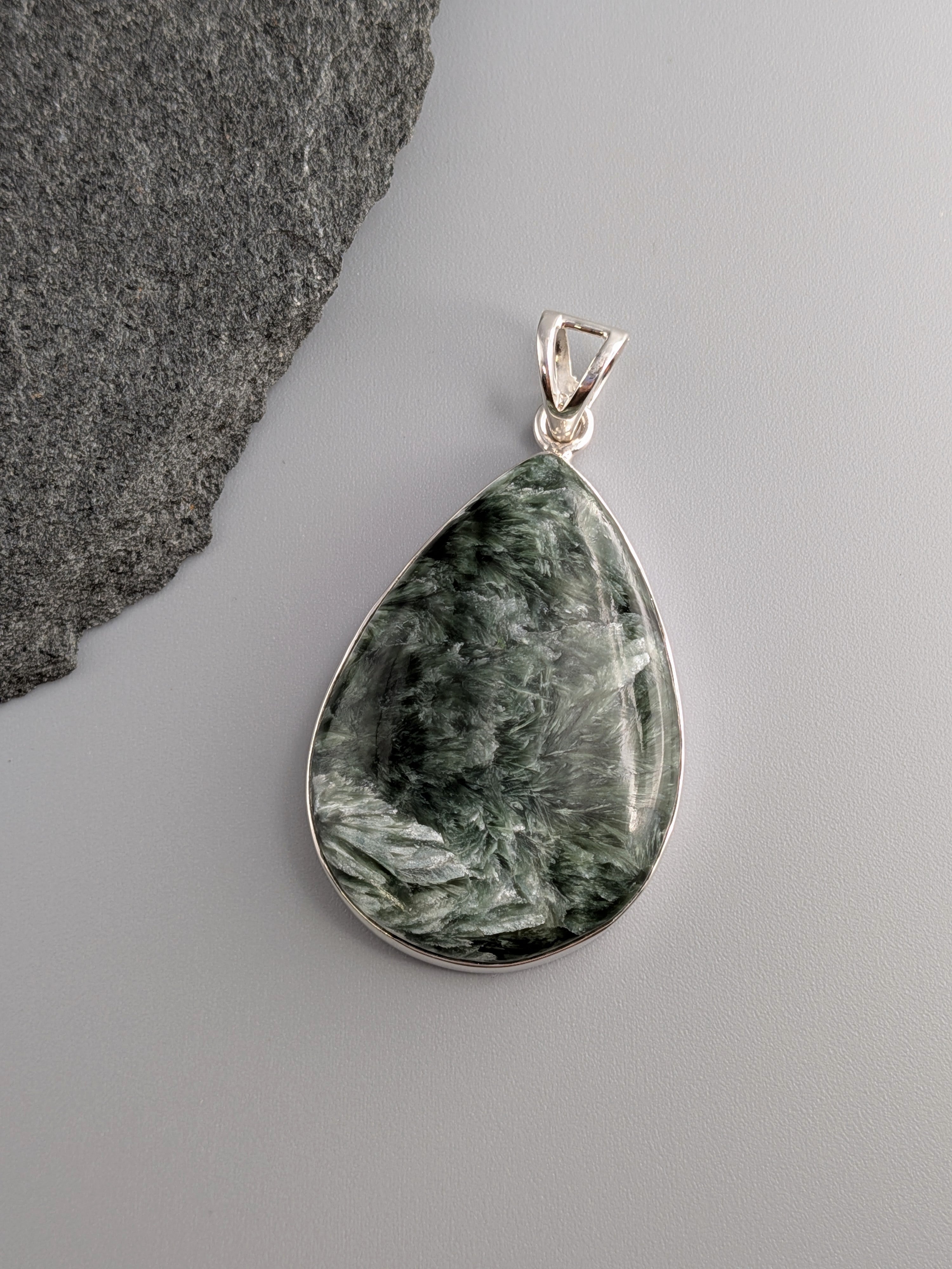 •SERAPHINITE TEARDROP• sterling silver pendant