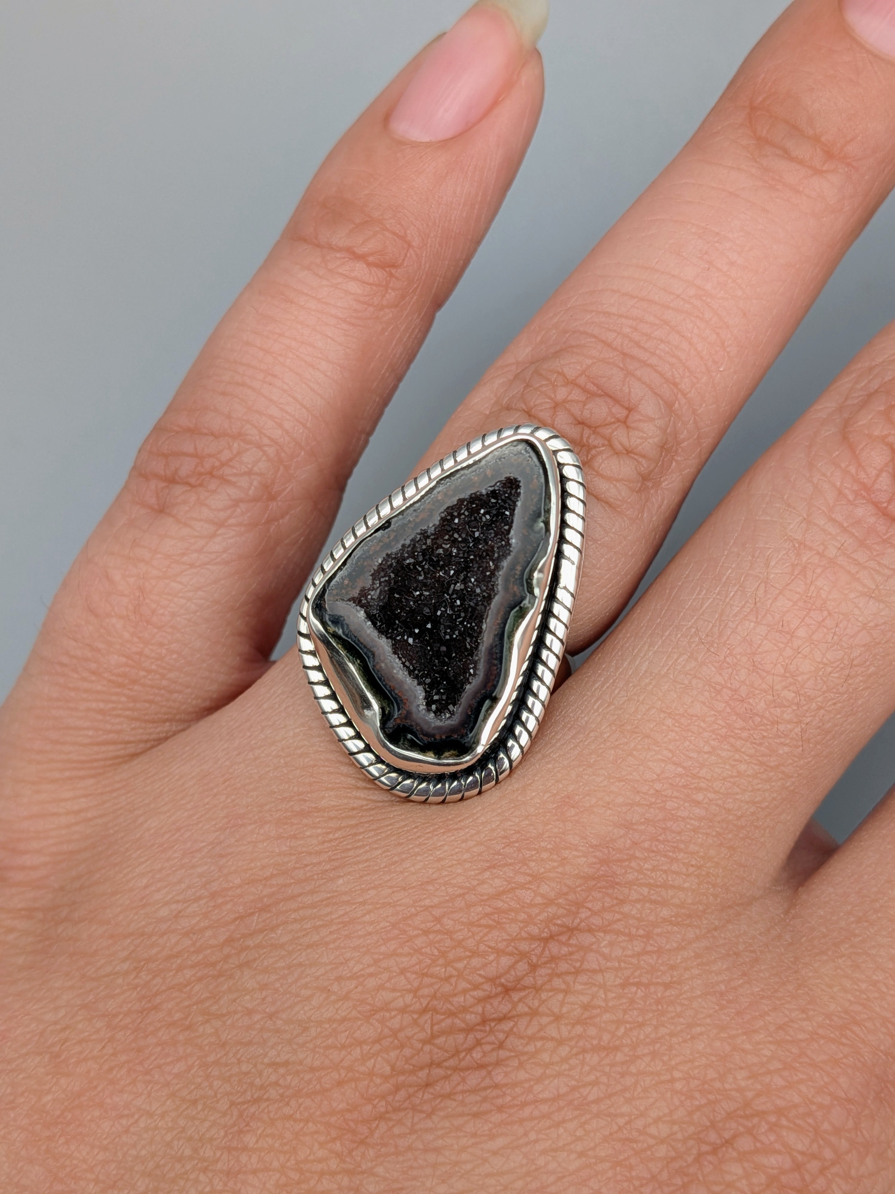 •COCONUT DRUZY - FREEFORM• roped bezel silver ring (size 6)