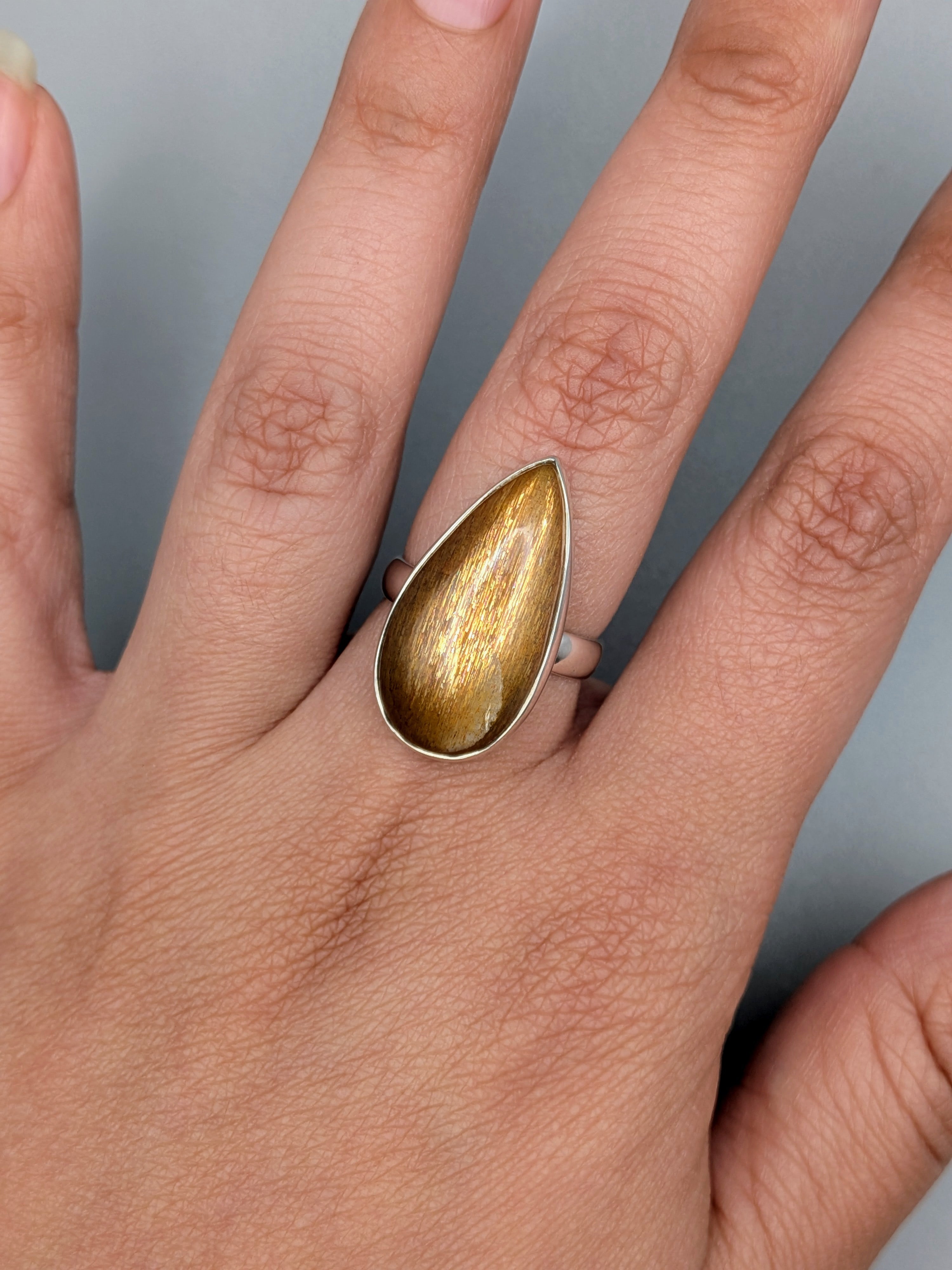 •SUN/MOONSTONE - TEAR• simple bezel silver ring (size 8)