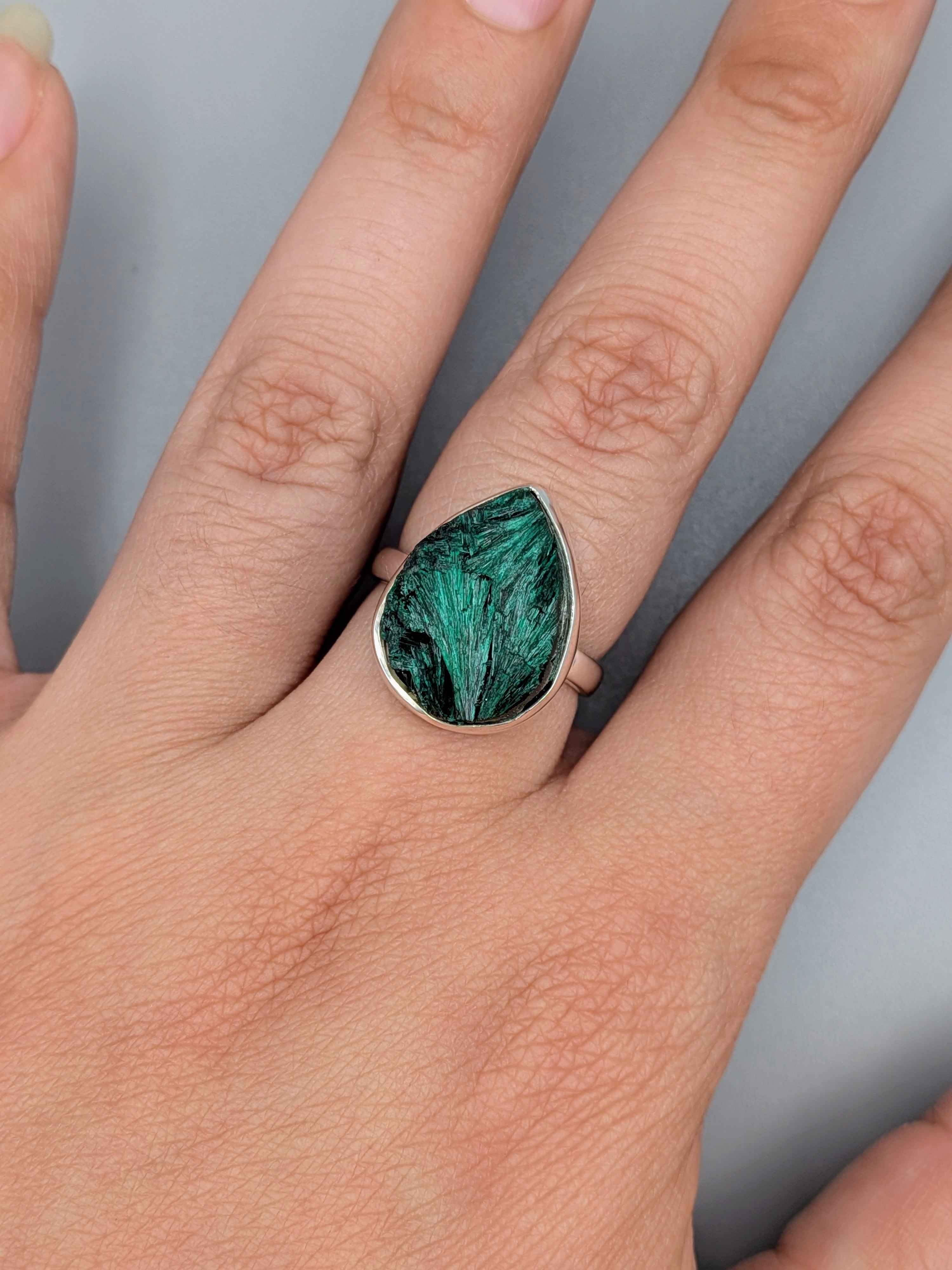 •FIBROUS MALACHITE - TEAR• simple bezel silver ring (various sizes)