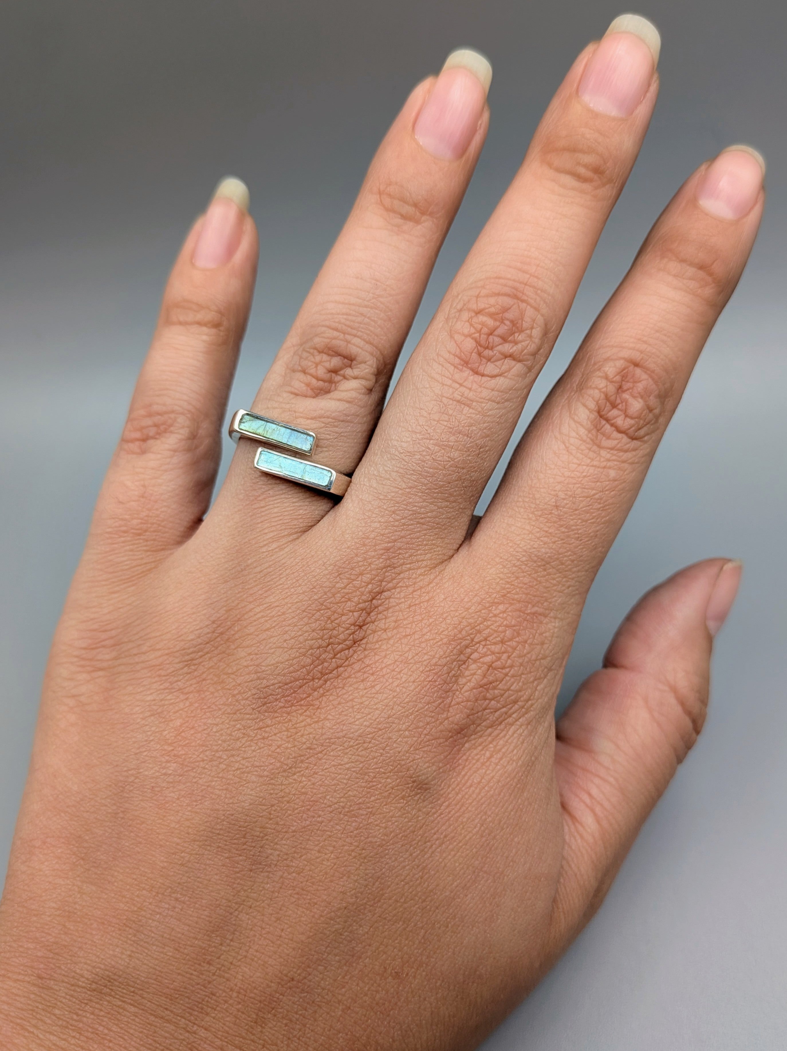 •LABRADORITE - LIL' BARS• adjustable silver ring (various sizes)