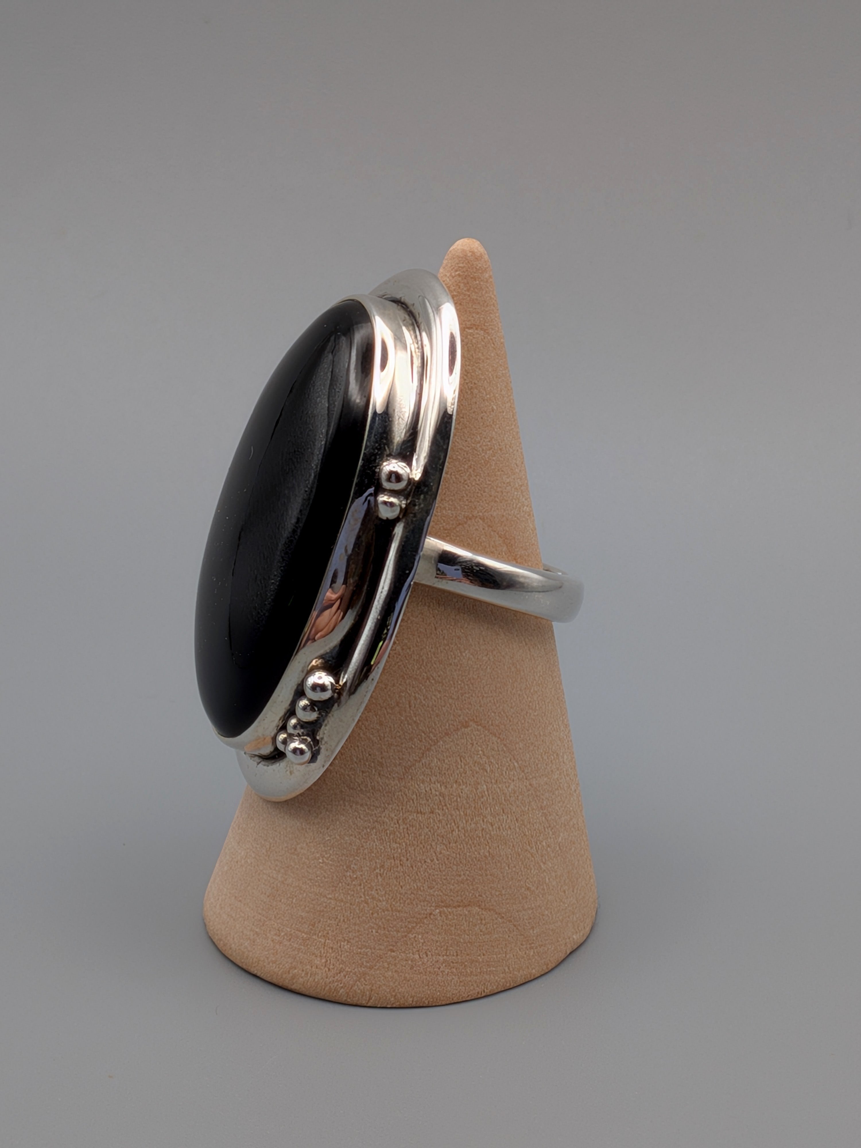 •ONYX - OVAL• dotted bezel silver ring (various sizes)
