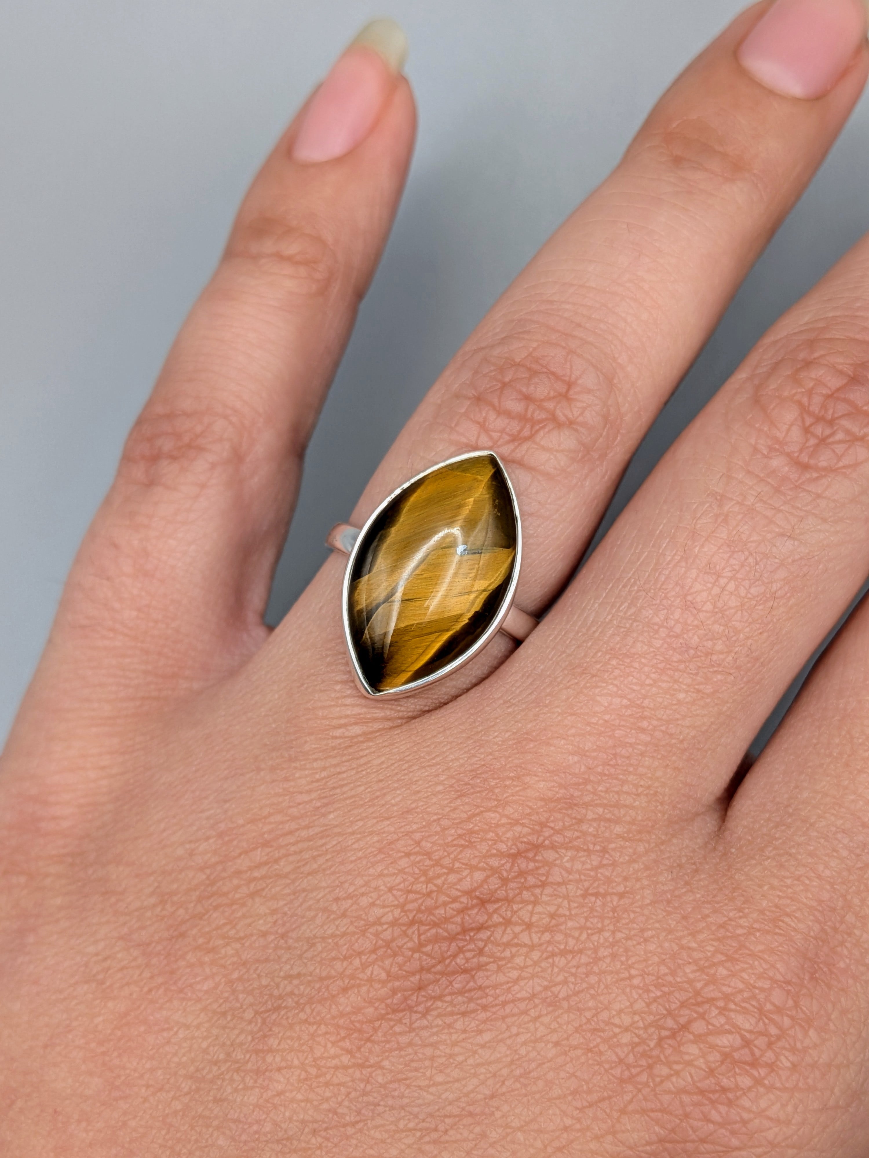•TIGER EYE - MARQUISE• simple bezel silver ring (size 7)