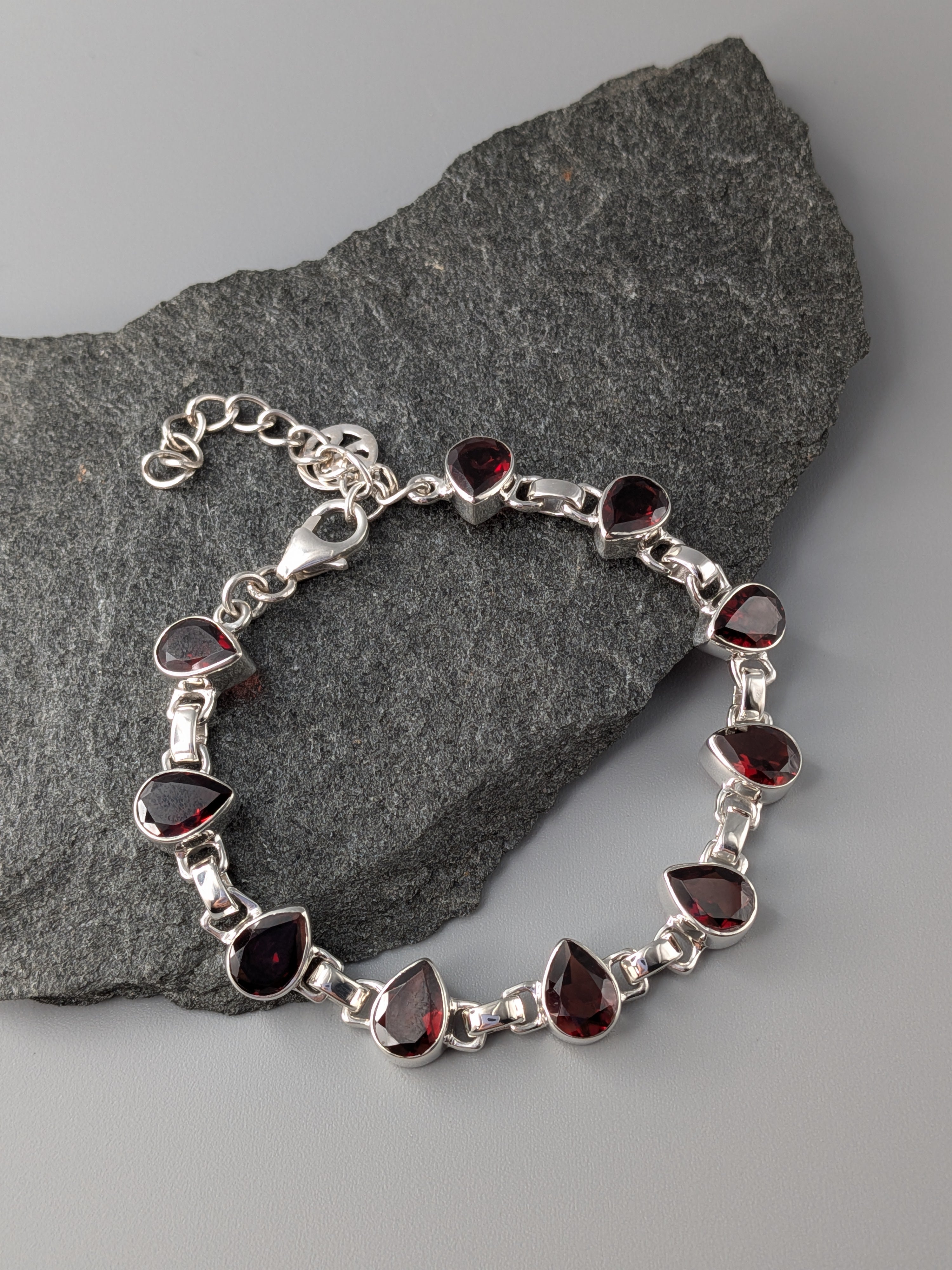 •GARNET - FACETED TEARDROP• linked silver bracelet (6.25" - 7.5")