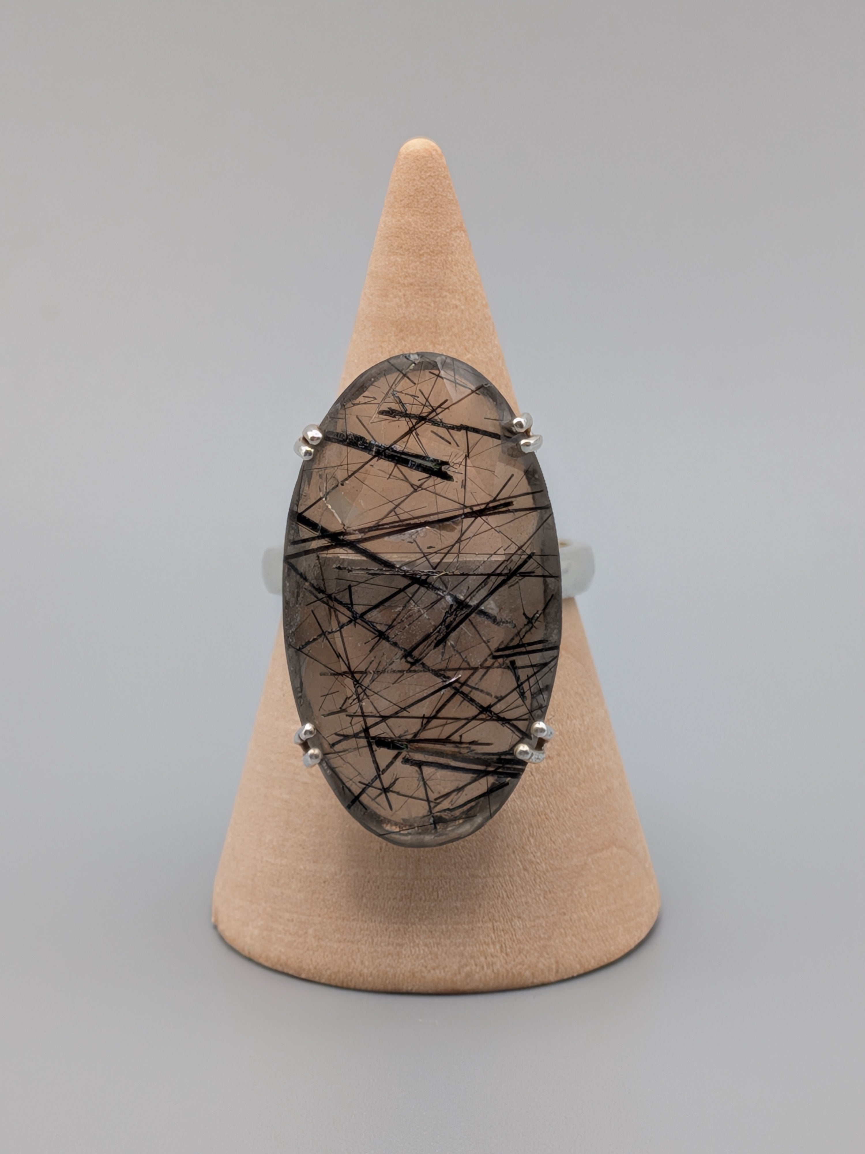 •TOURMALINATED QUARTZ - OVAL• prong set silver ring (size 8.75)