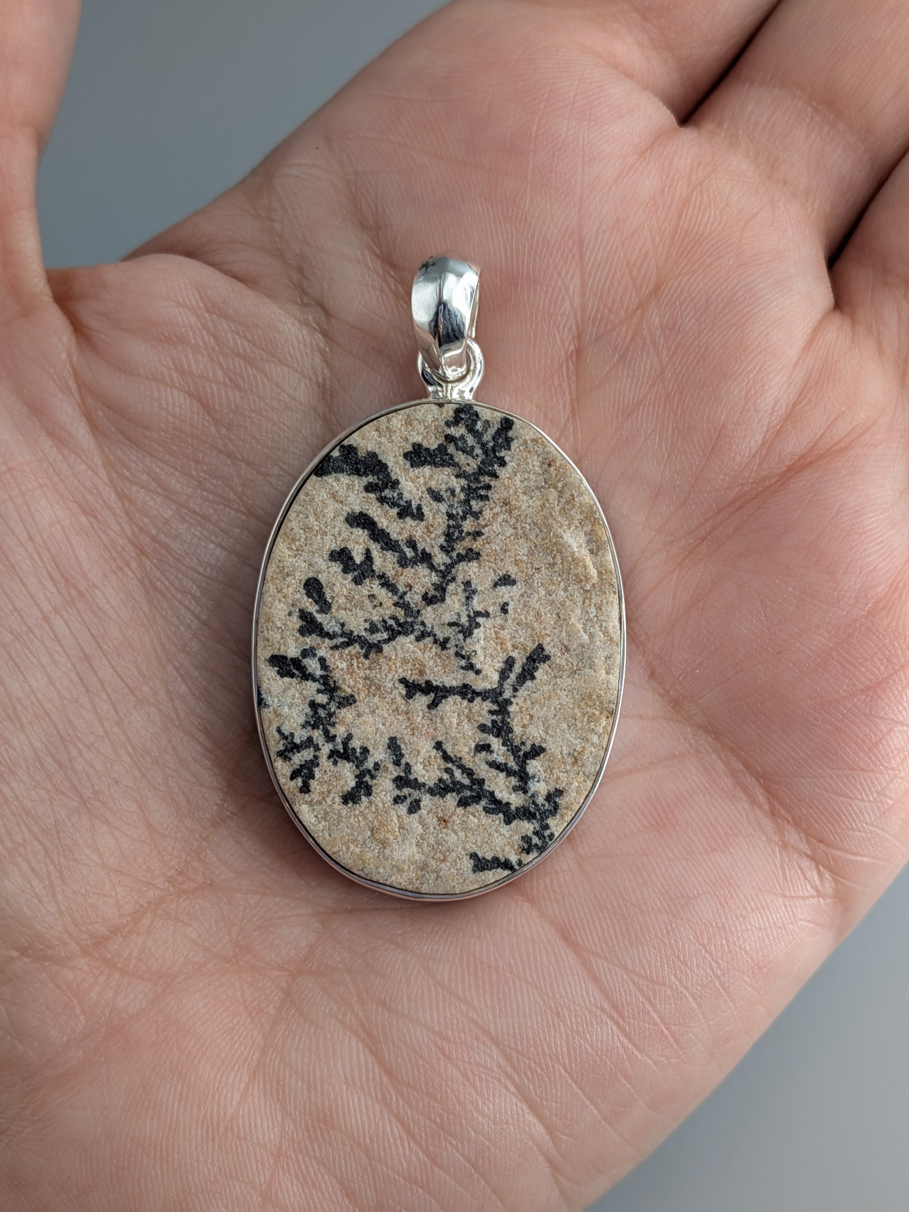 •DENDRITIC SANDSTONE - MEDIUM OVAL• sterling silver pendant