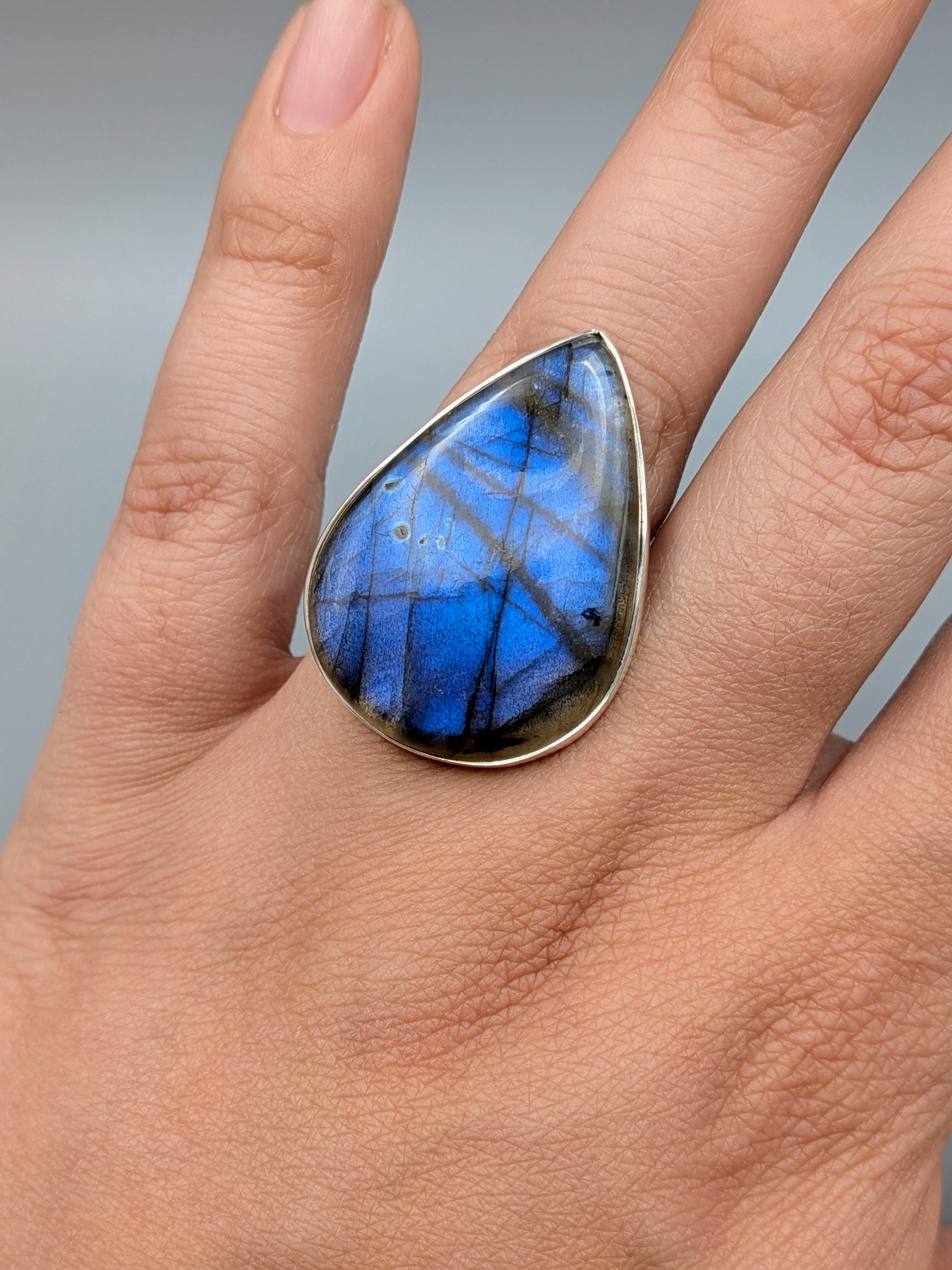 •LABRADORITE - LARGE TEAR• split band silver ring (size 6.25)