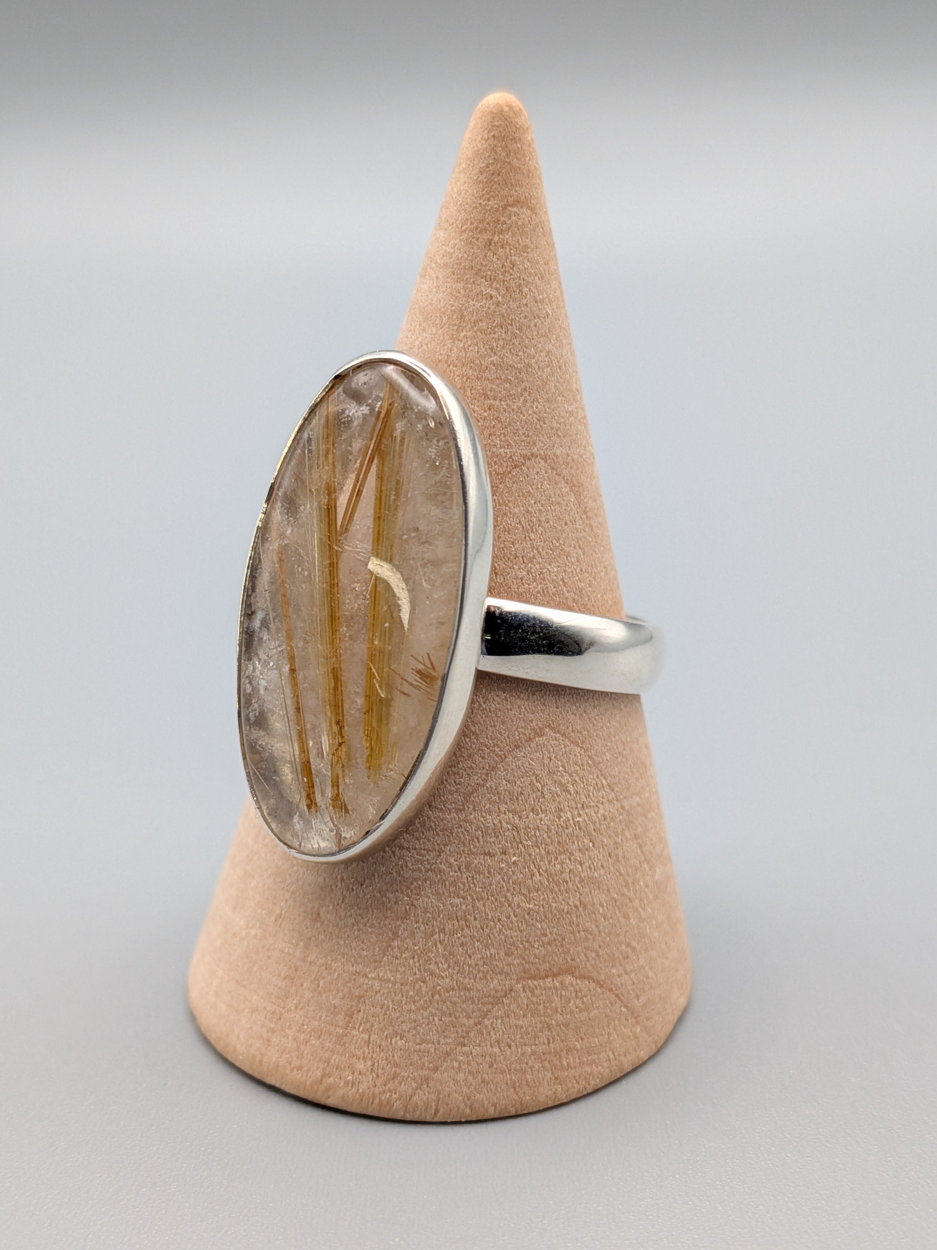 •RUTILATED QUARTZ - OVAL• simple bezel silver ring (size 10)