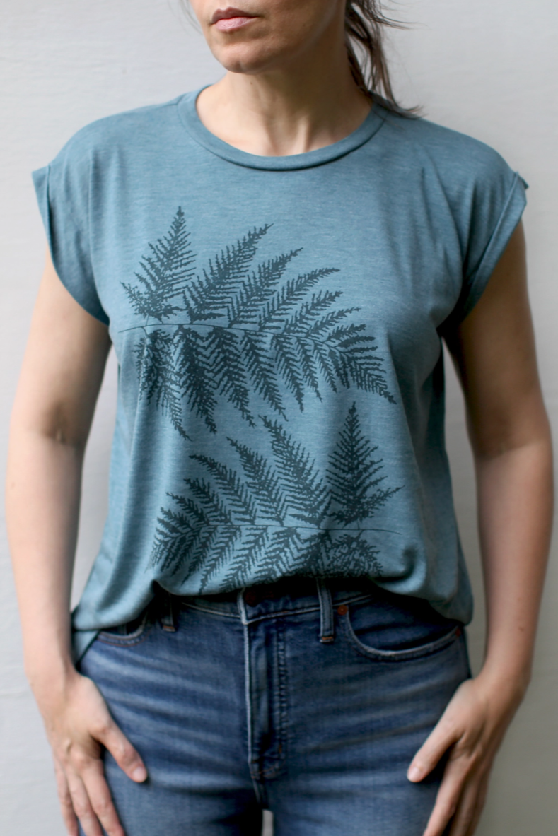 •TEAL FERNS• viscose blend muscle tee (USA)