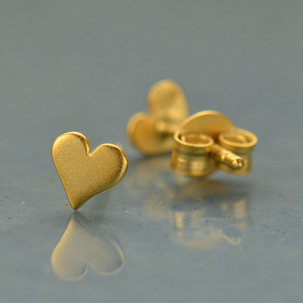•TINY HEART• gold stud earrings