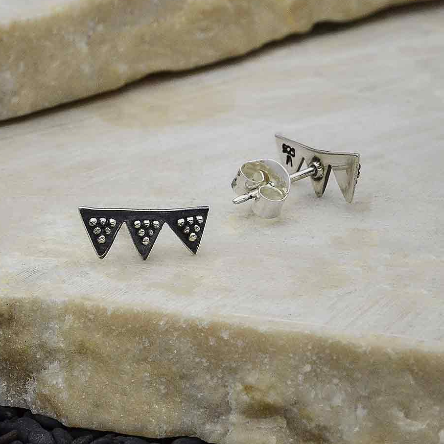 •TRIPLE TRIANGLE• silver stud earrings