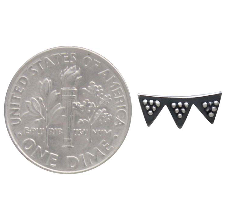 •TRIPLE TRIANGLE• silver stud earrings