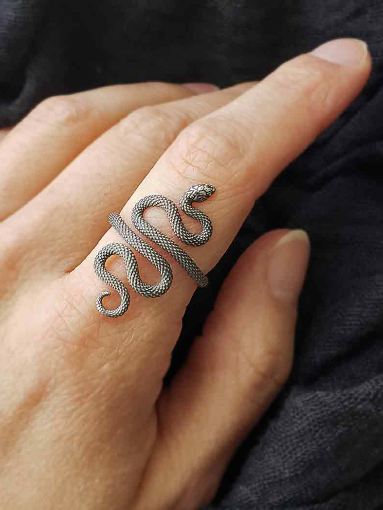 •SLITHERING SNAKE• adjustable silver ring
