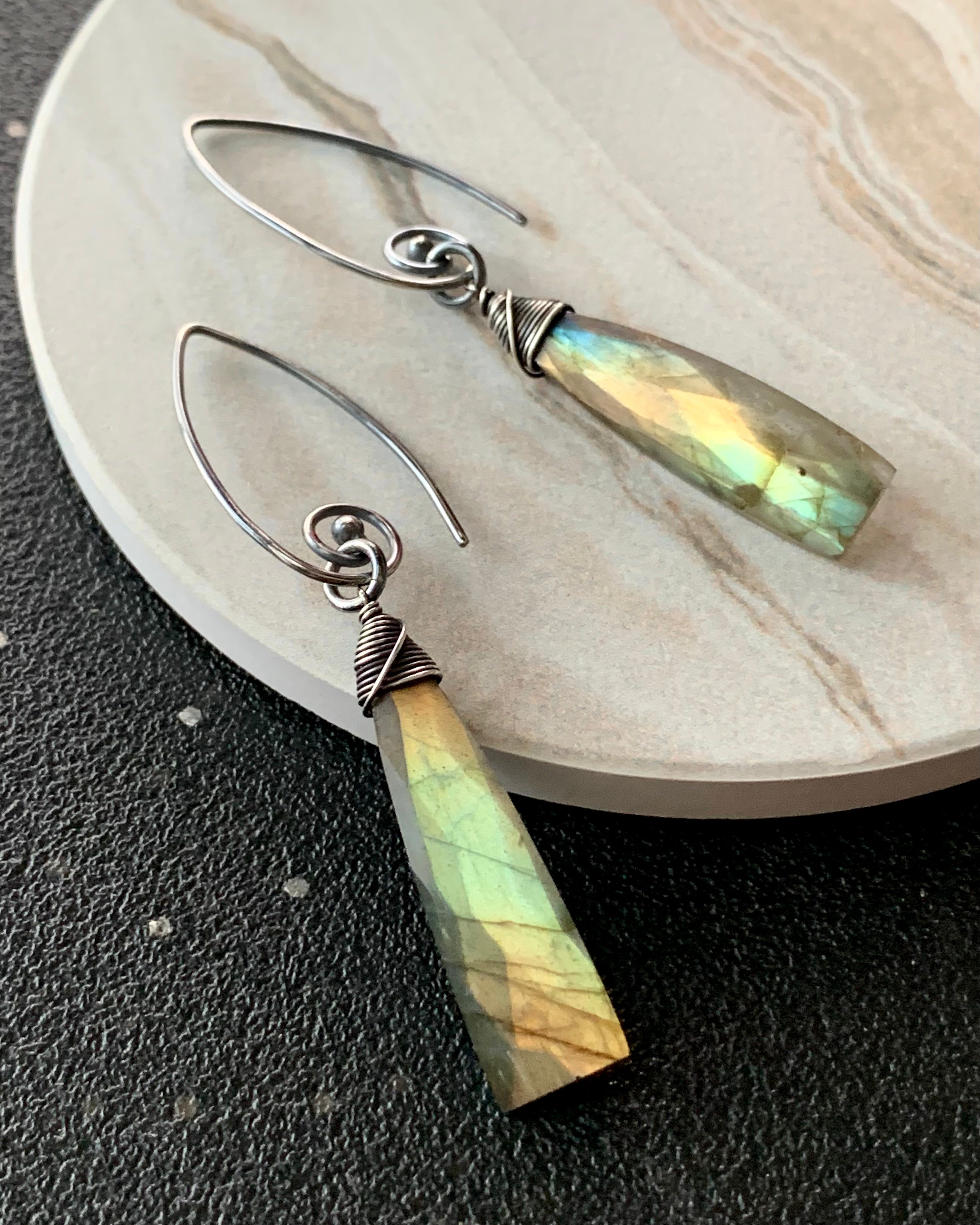 •UNDERCURRENT• labradorite silver dangle earrings