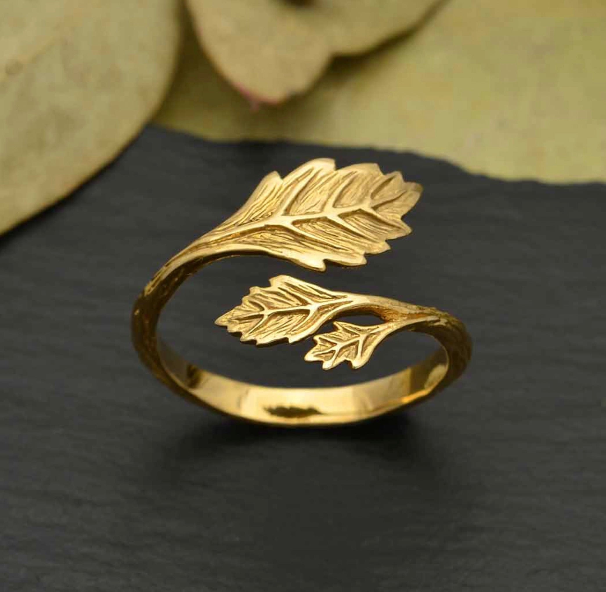 •LEAF WRAP• detailed adjustable bronze ring