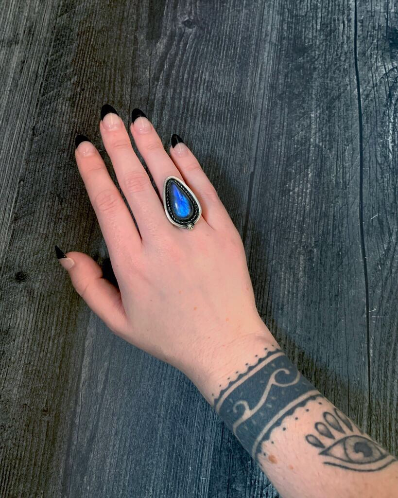 • ESOTERIC • labradorite + silver ring