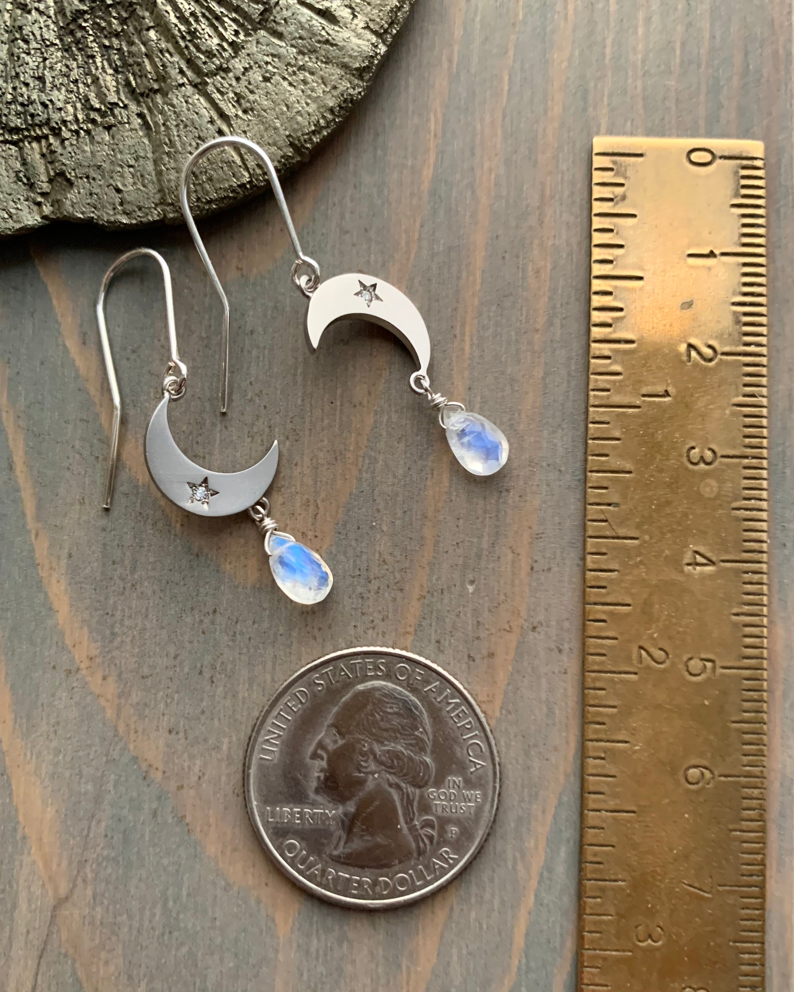 • MOON GUIDE • rainbow moonstone silver earrings