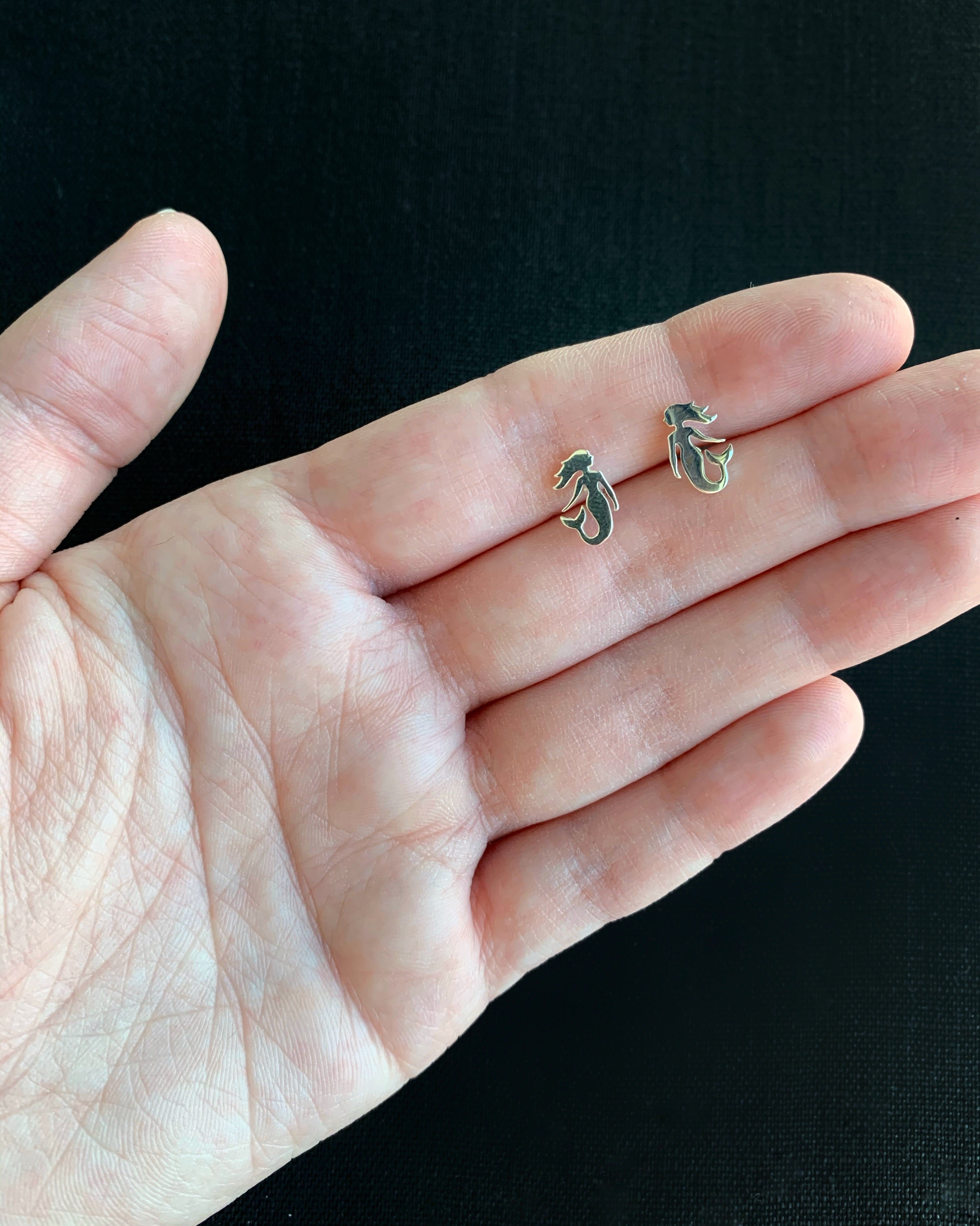 •SMALL MERMAID• silver stud earrings