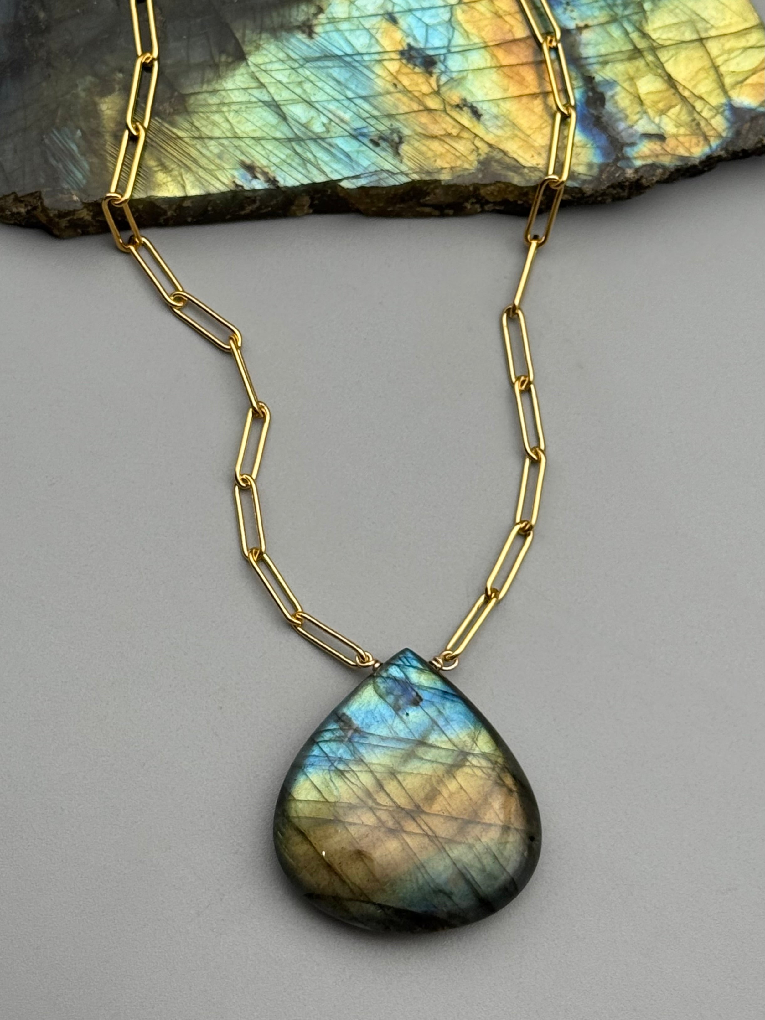 •AEON• labradorite + gold necklace (18"-20" long)