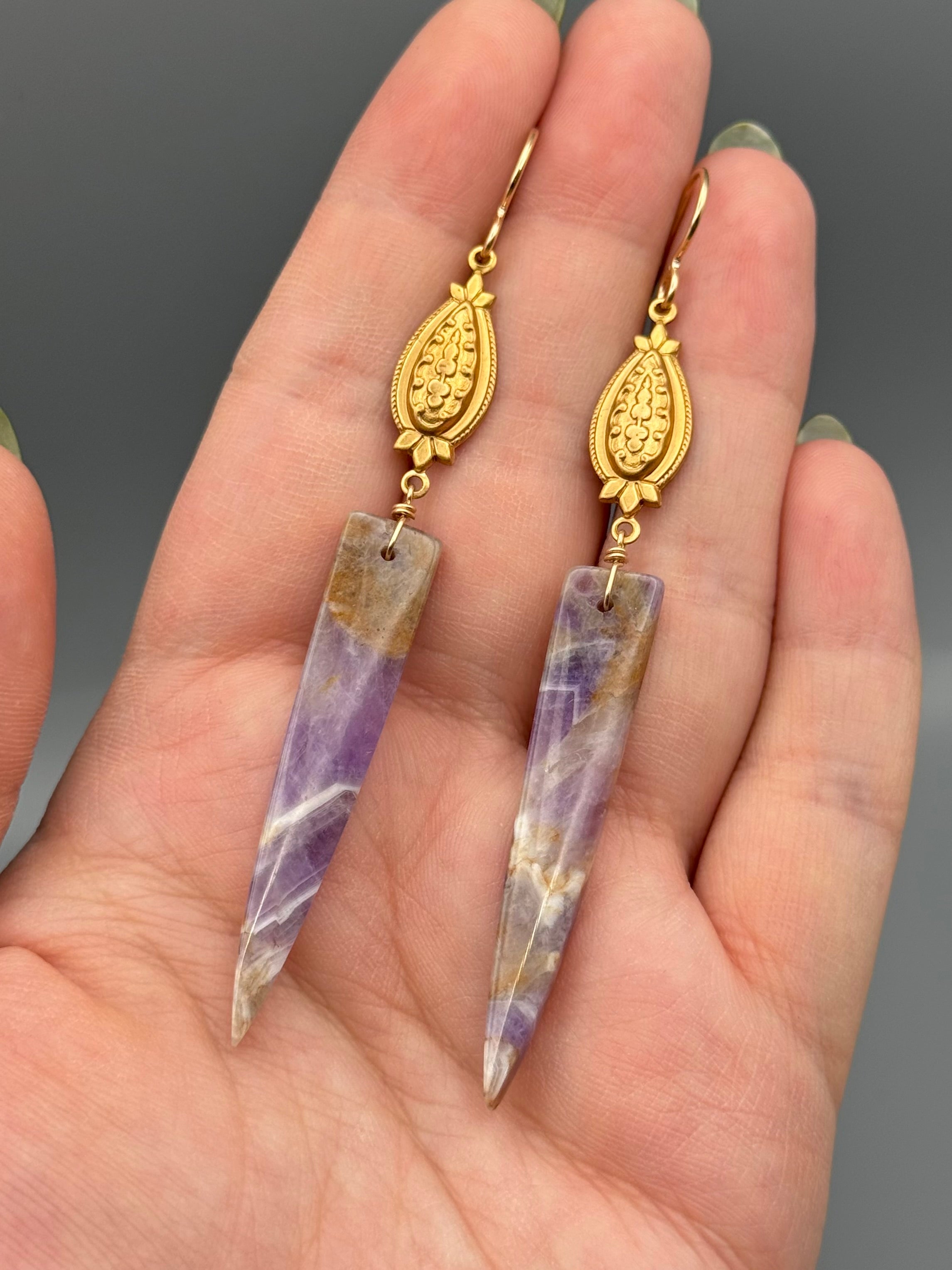 •CONTESSA• chevron amethyst fang + gold earrings