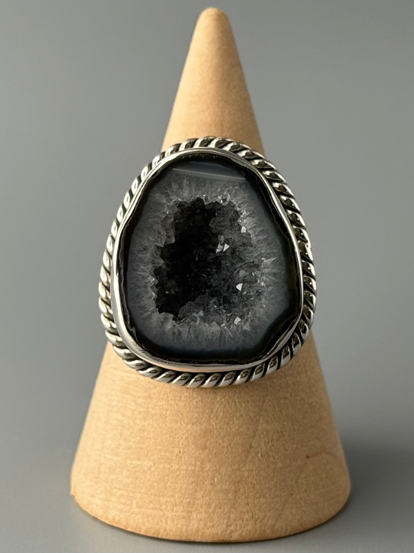 •COCONUT DRUZY - FREEFORM• roped bezel silver ring (size 8.75)