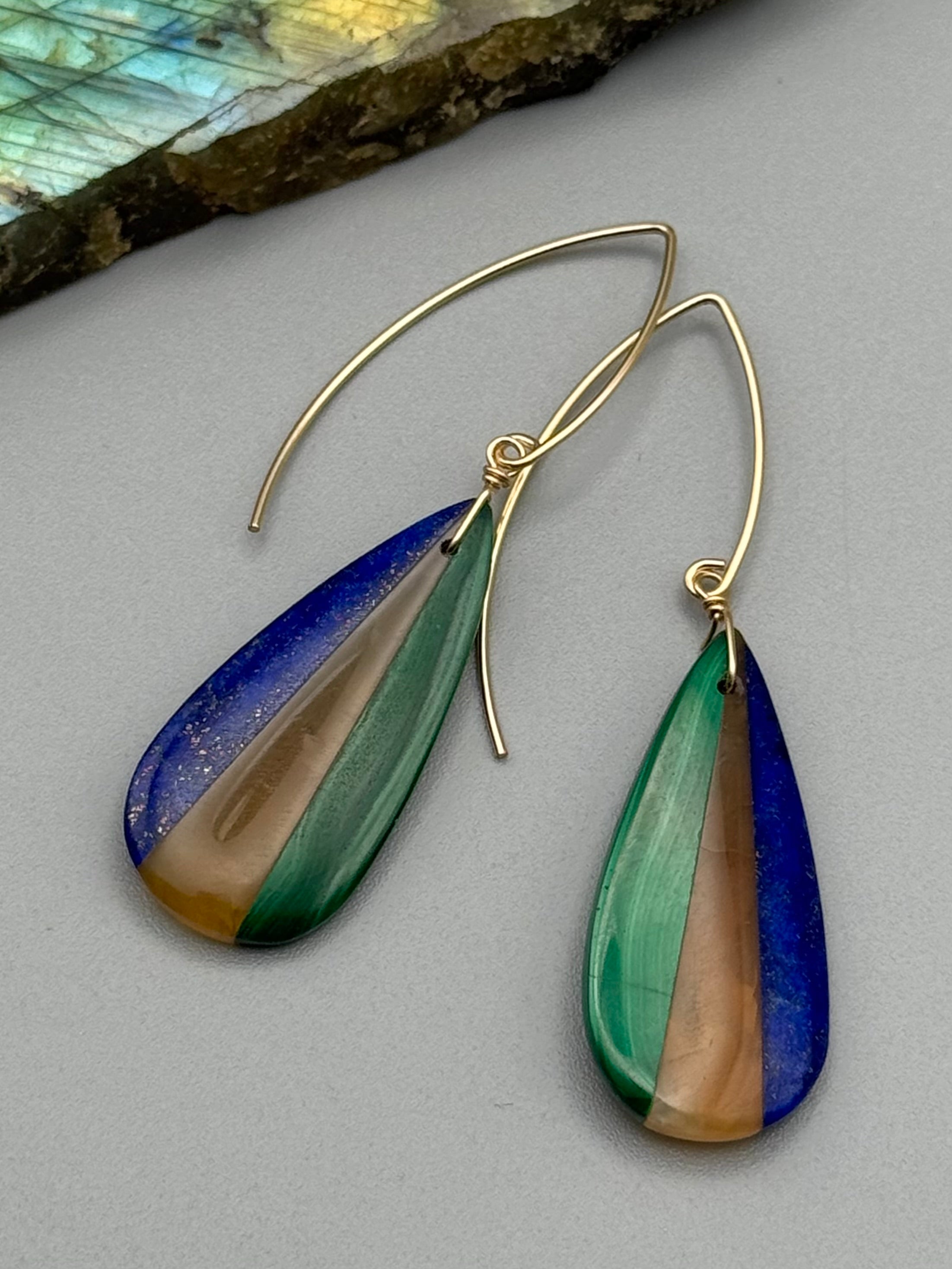•STRAY• intarsia teardrop + gold earrings