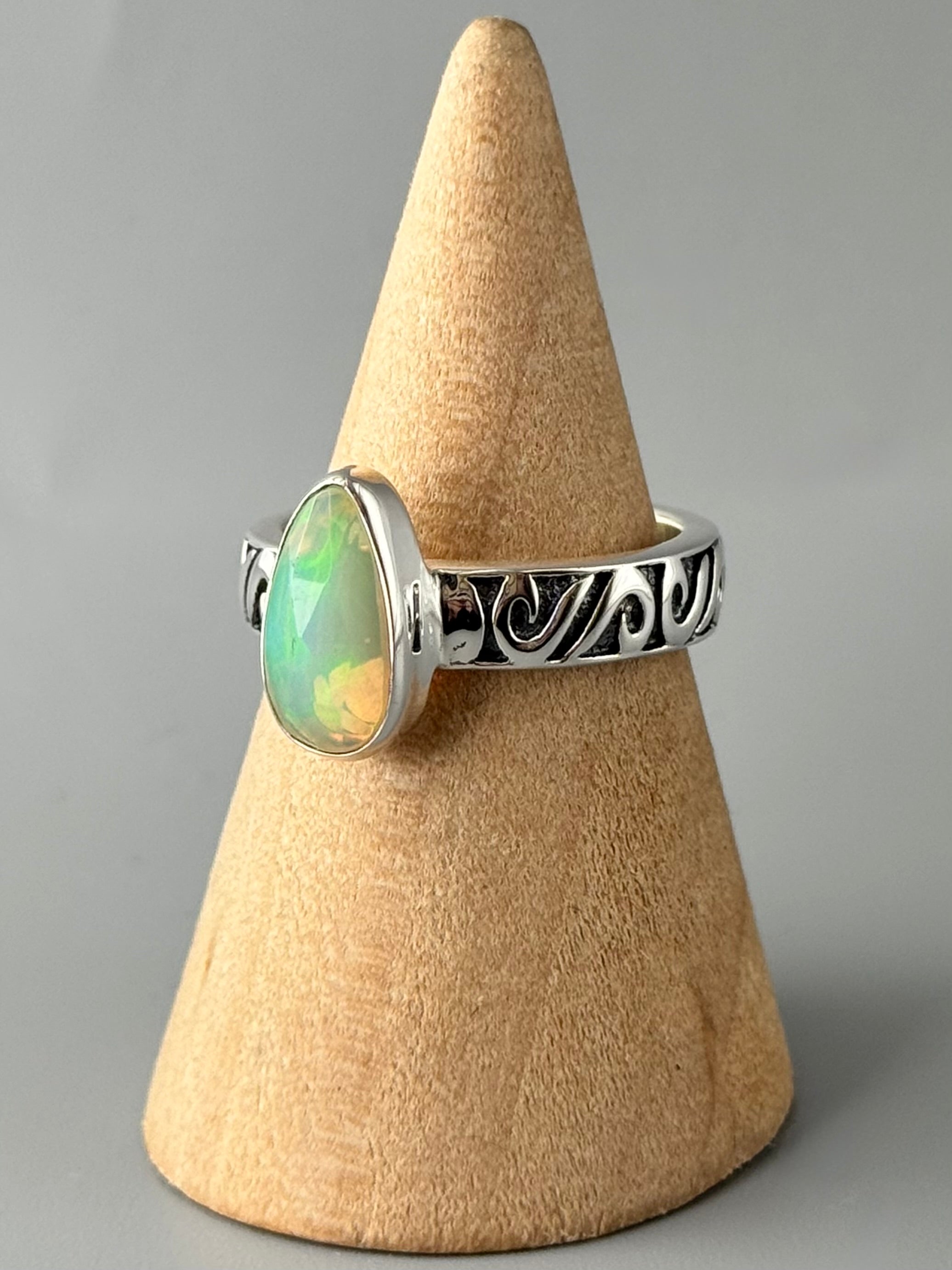 •ETHIOPIAN OPAL - SWIRL• sterling silver ring (size 8)