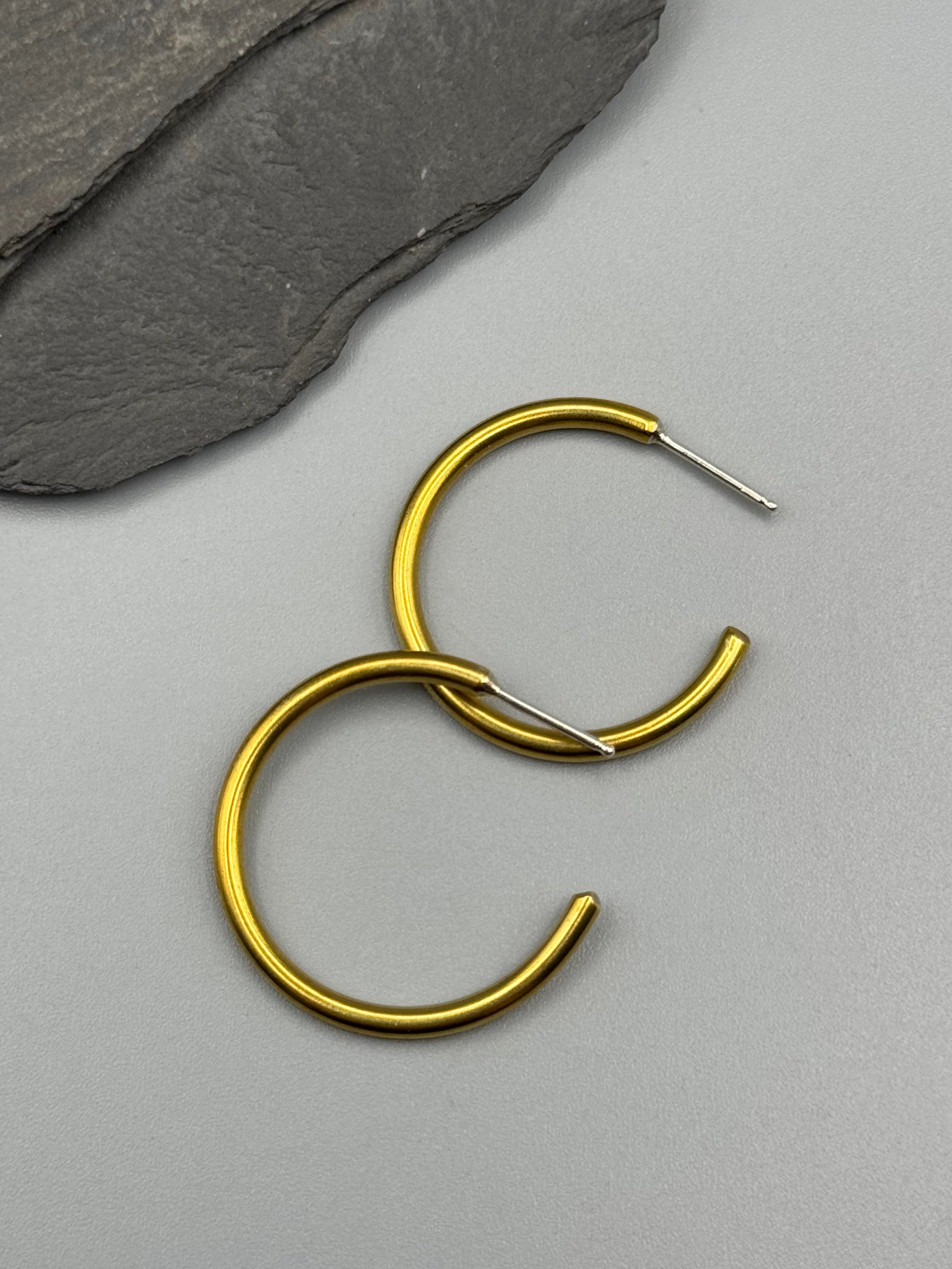 •SIMPLE - SMALL• brass hoop earrings