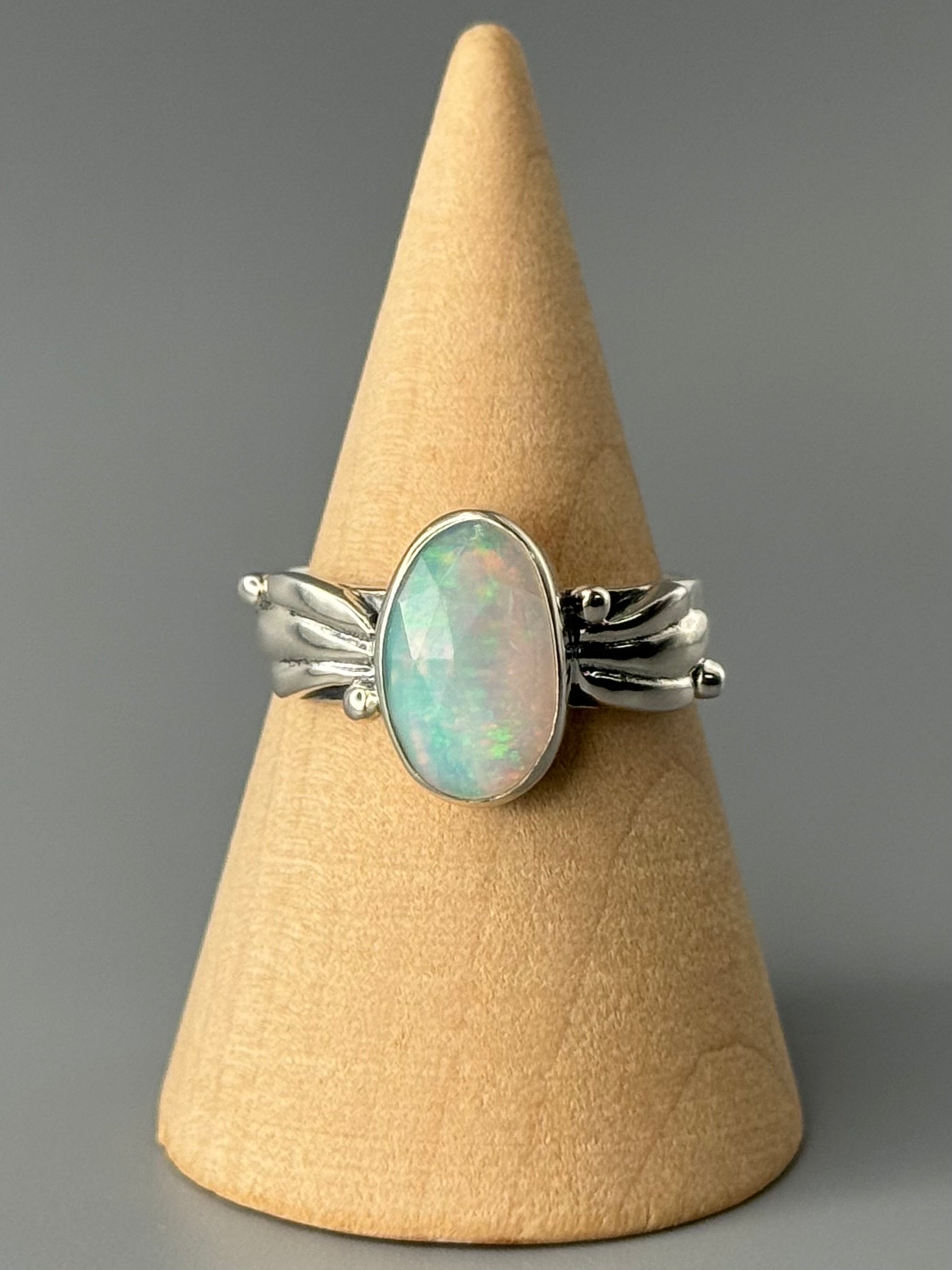 •FACETED ETHIOPIAN OPAL - ANTHER• decorative band silver ring (size 8.75)