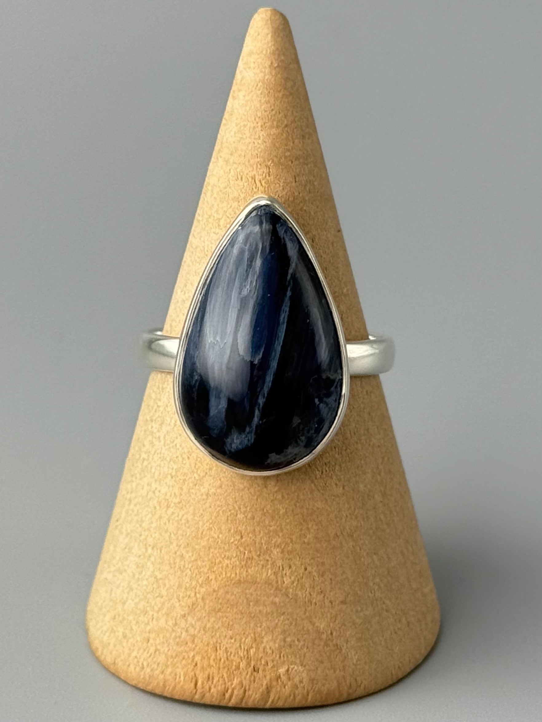 •PIETERSITE - TEAR• simple band silver ring (size 9)