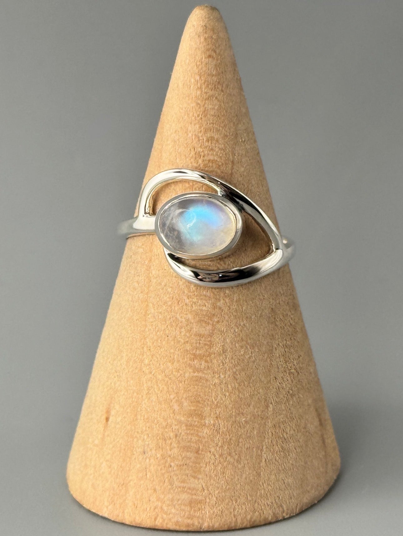 •RAINBOW MOONSTONE - PARENTHESES• sterling silver ring (size 7)