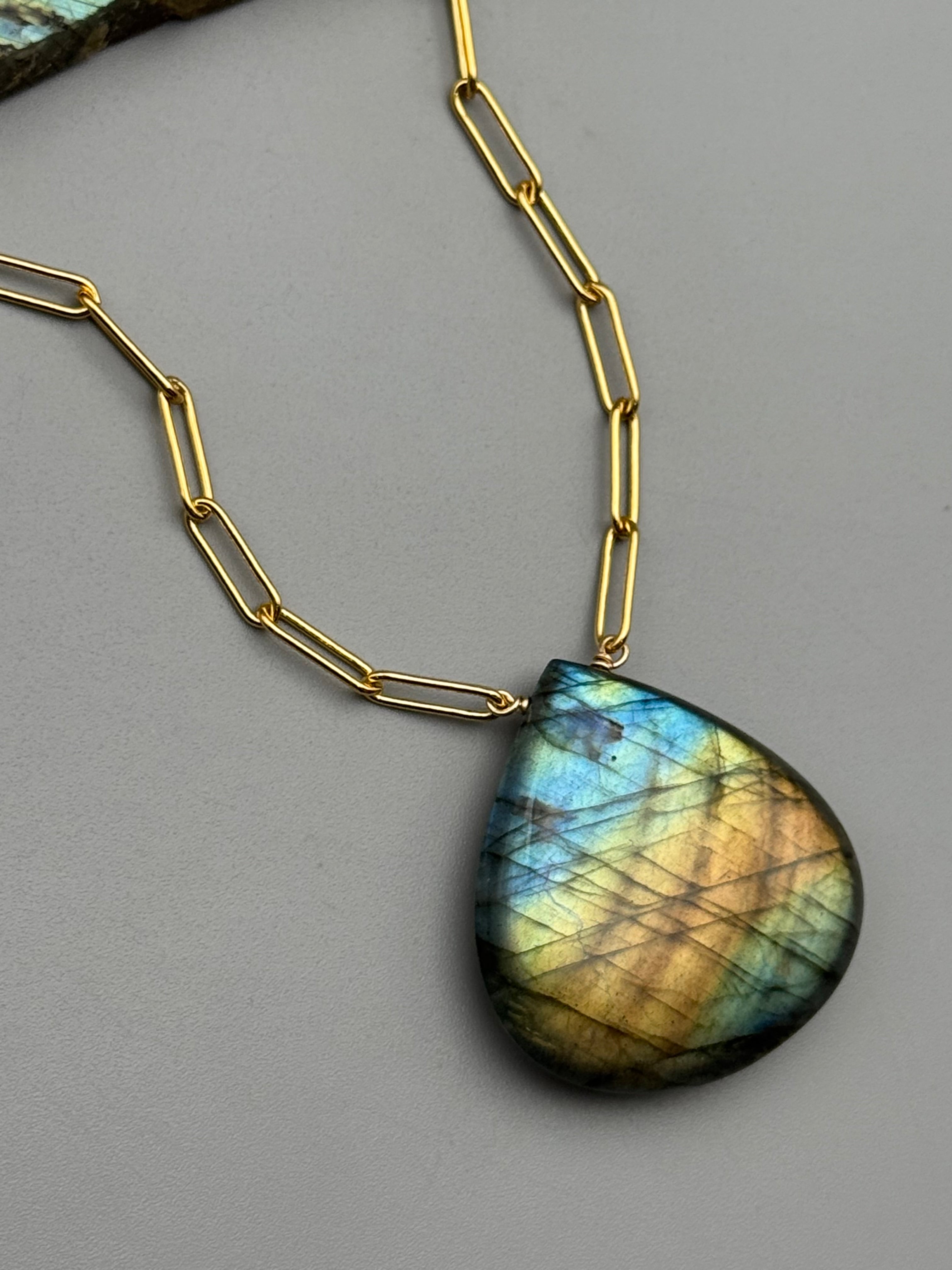 •AEON• labradorite + gold necklace (18"-20" long)