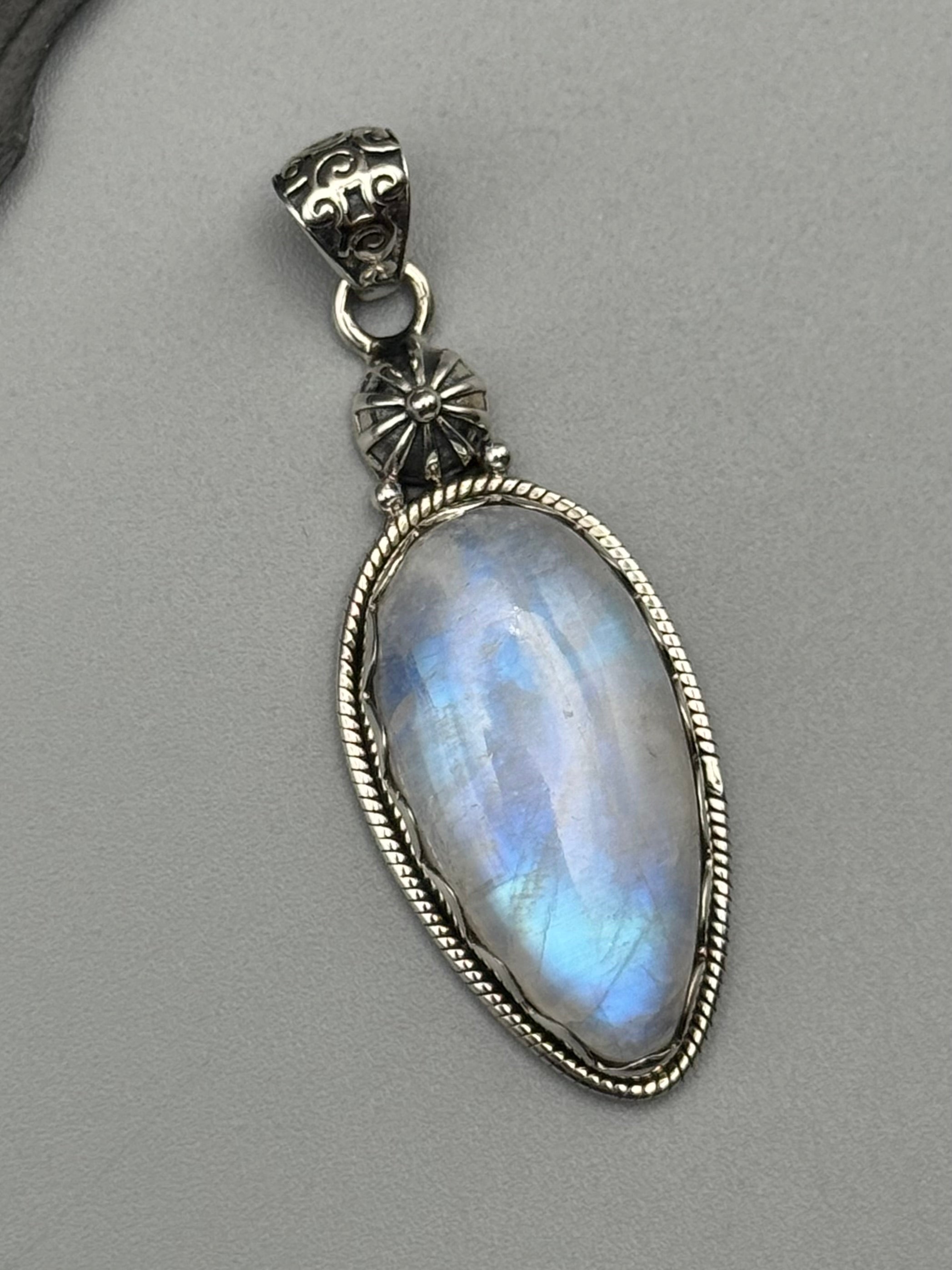 •RAINBOW MOONSTONE - SCALLOPED SPEAR TEAR - 1• sterling silver pendant