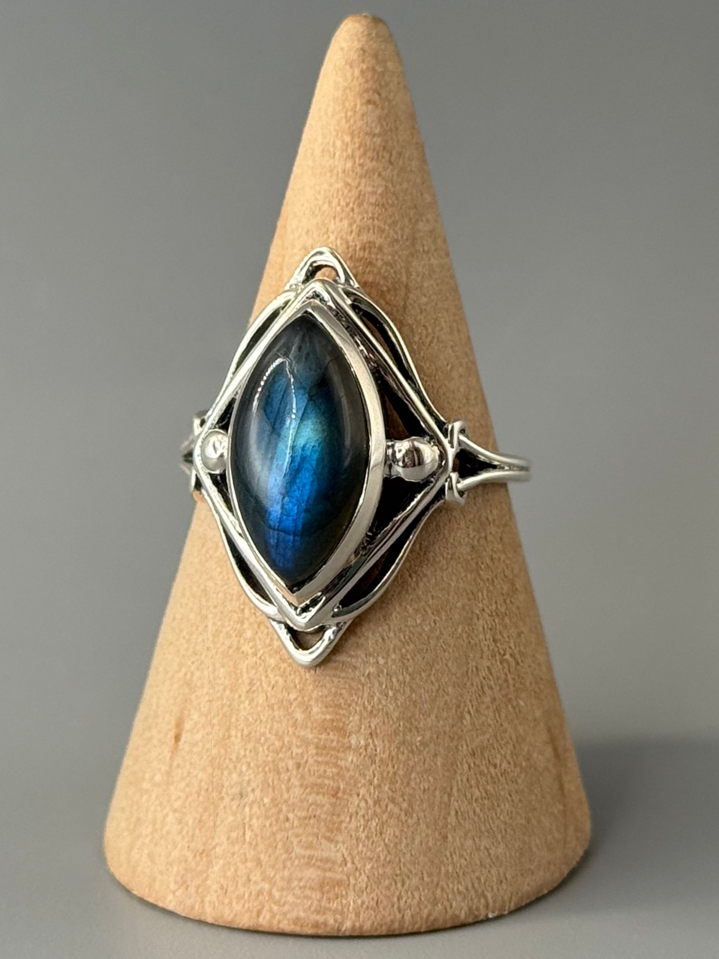 •LABRADORITE - LOTHLÓRIEN• sterling silver ring (various sizes)