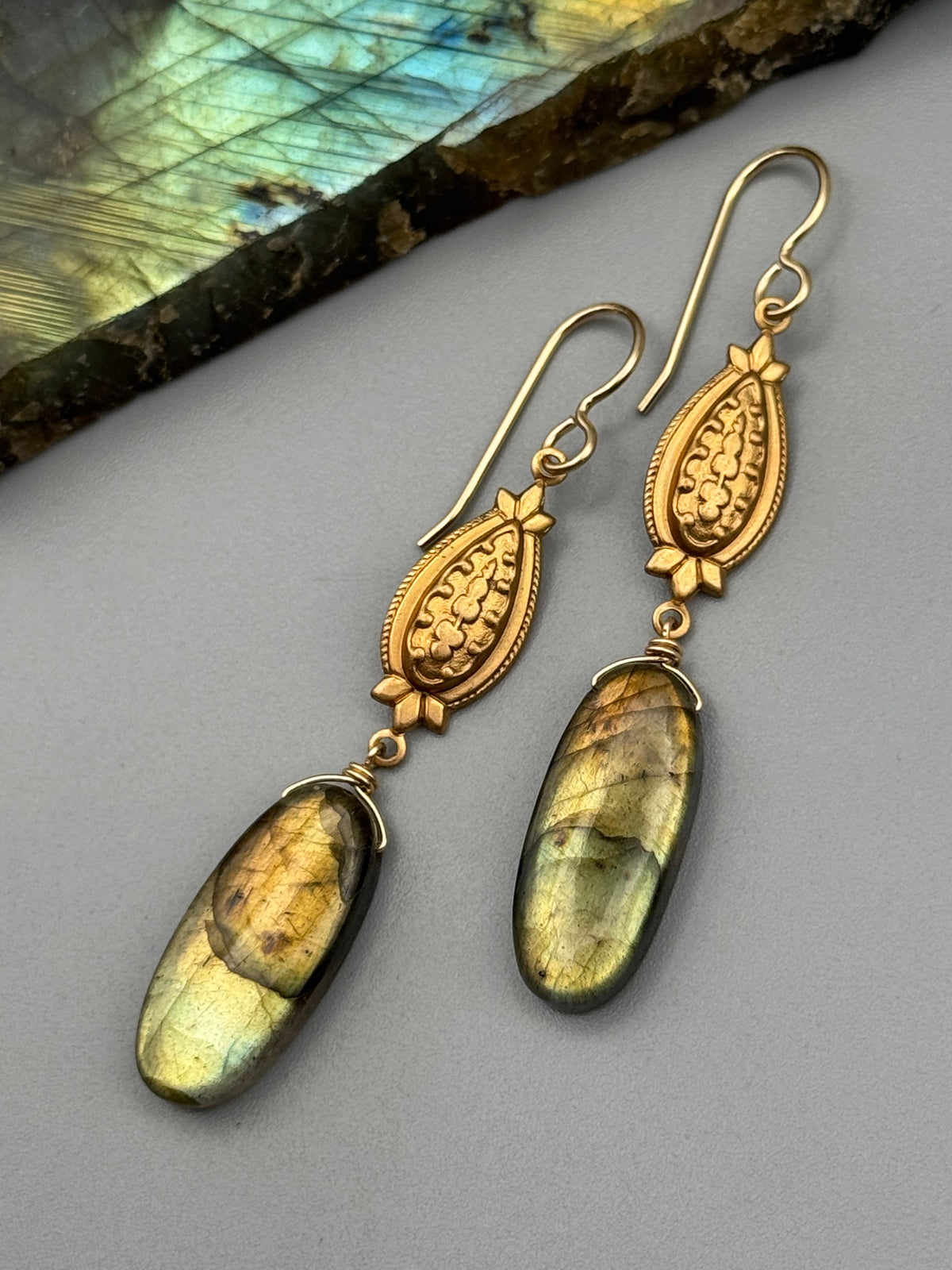 •CONTESSA• golden labradorite oval + gold earrings